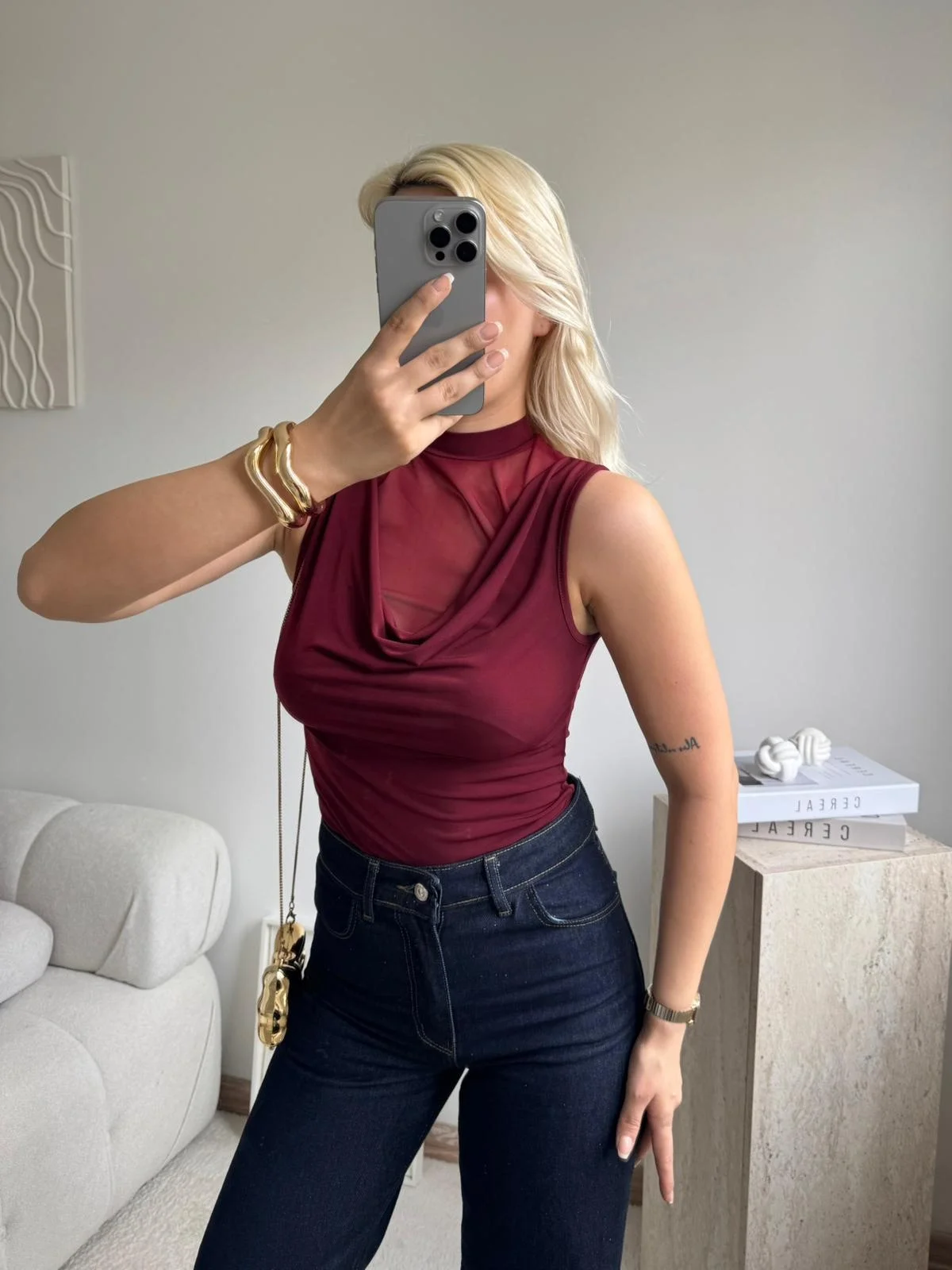 Transparan Tül Detaylı Yarım Balıkçı Yaka Kolsuz Bluz - BORDO