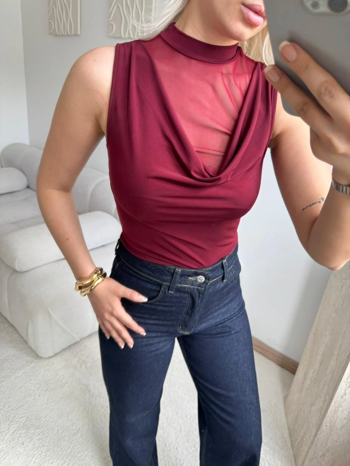 Transparan Tül Detaylı Yarım Balıkçı Yaka Kolsuz Bluz - BORDO