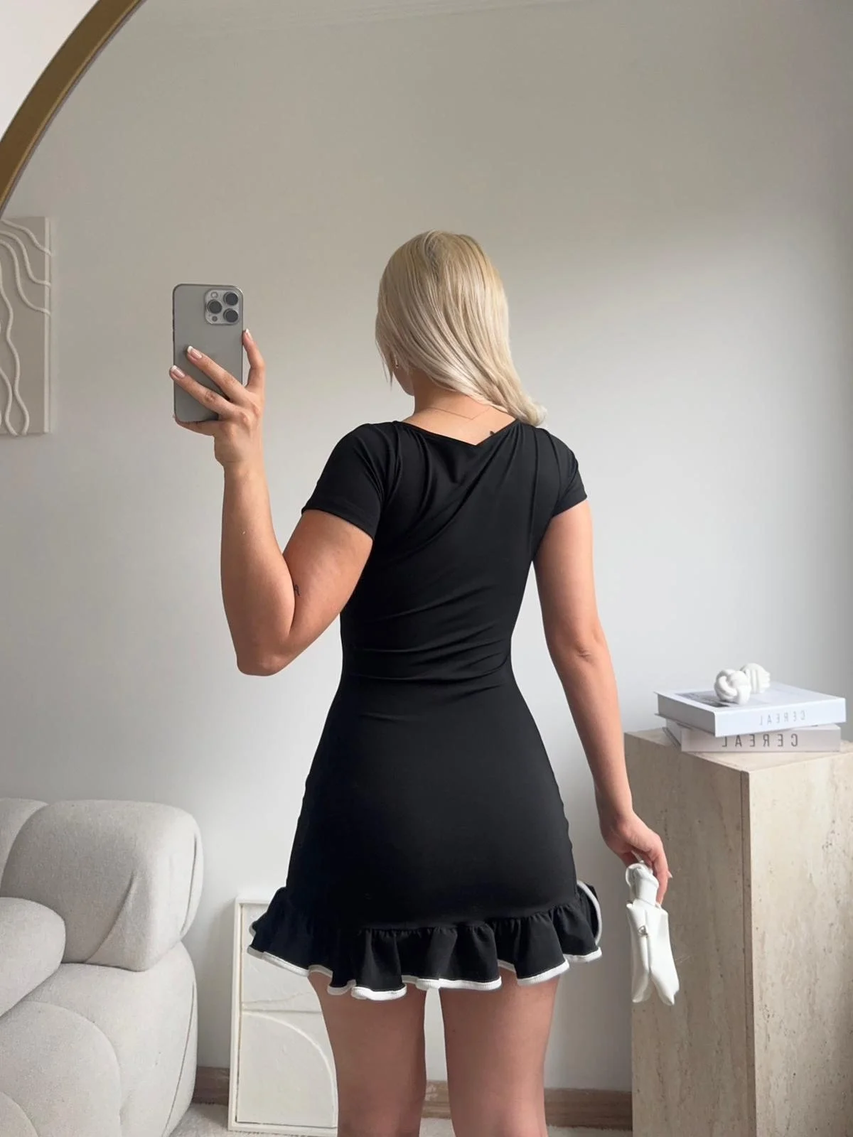 Eteği Fırfır Volanlı Kısa Kol Elbise