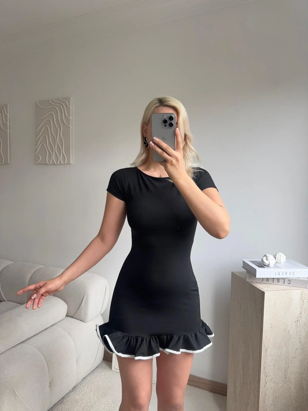 Eteği Fırfır Volanlı Kısa Kol Elbise