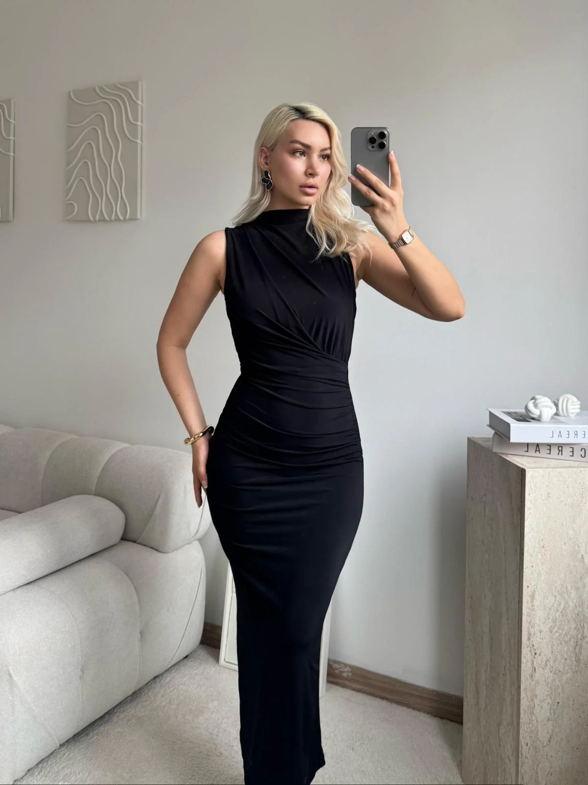 Dik Yaka Drapeli Elbise - SİYAH