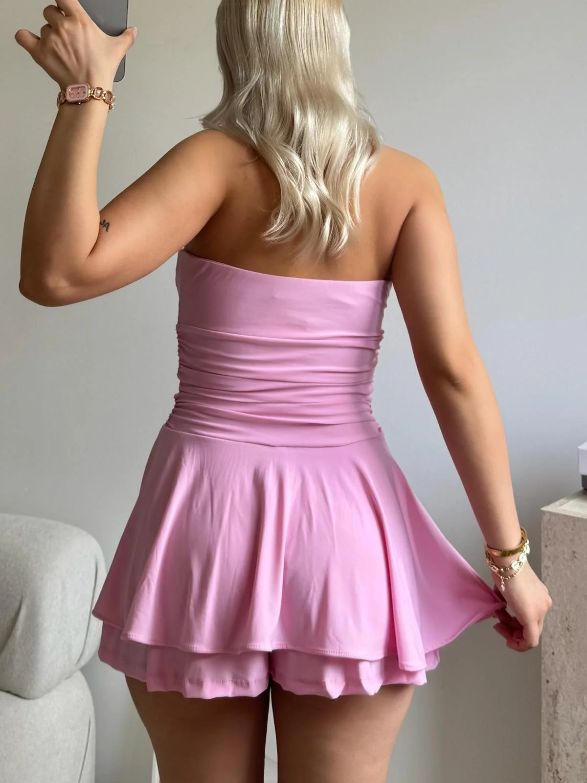 Straplez Volanlı Şortlu Elbise - PEMBE