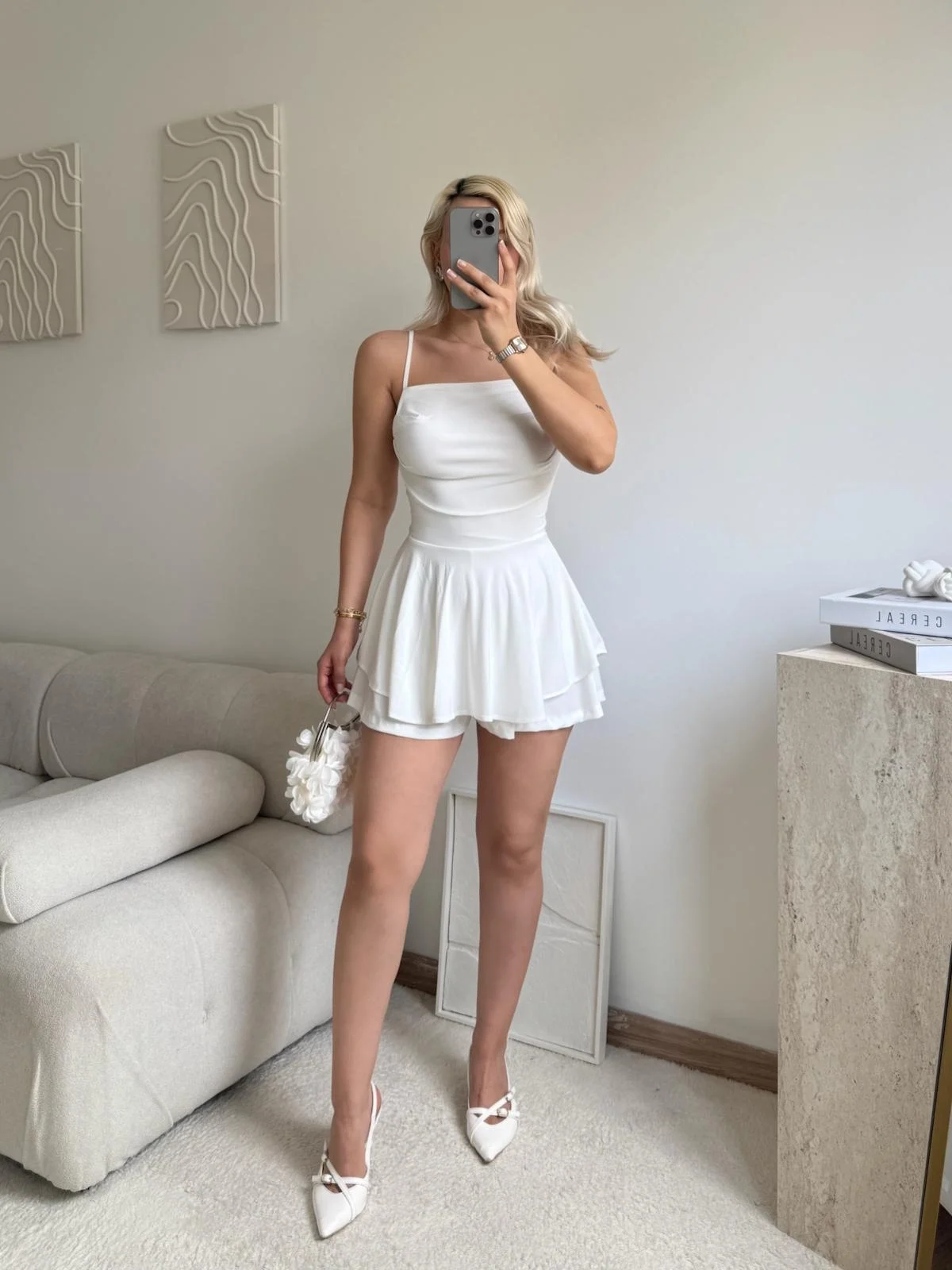 Eteği Volan Şortlu Elbise - BEYAZ