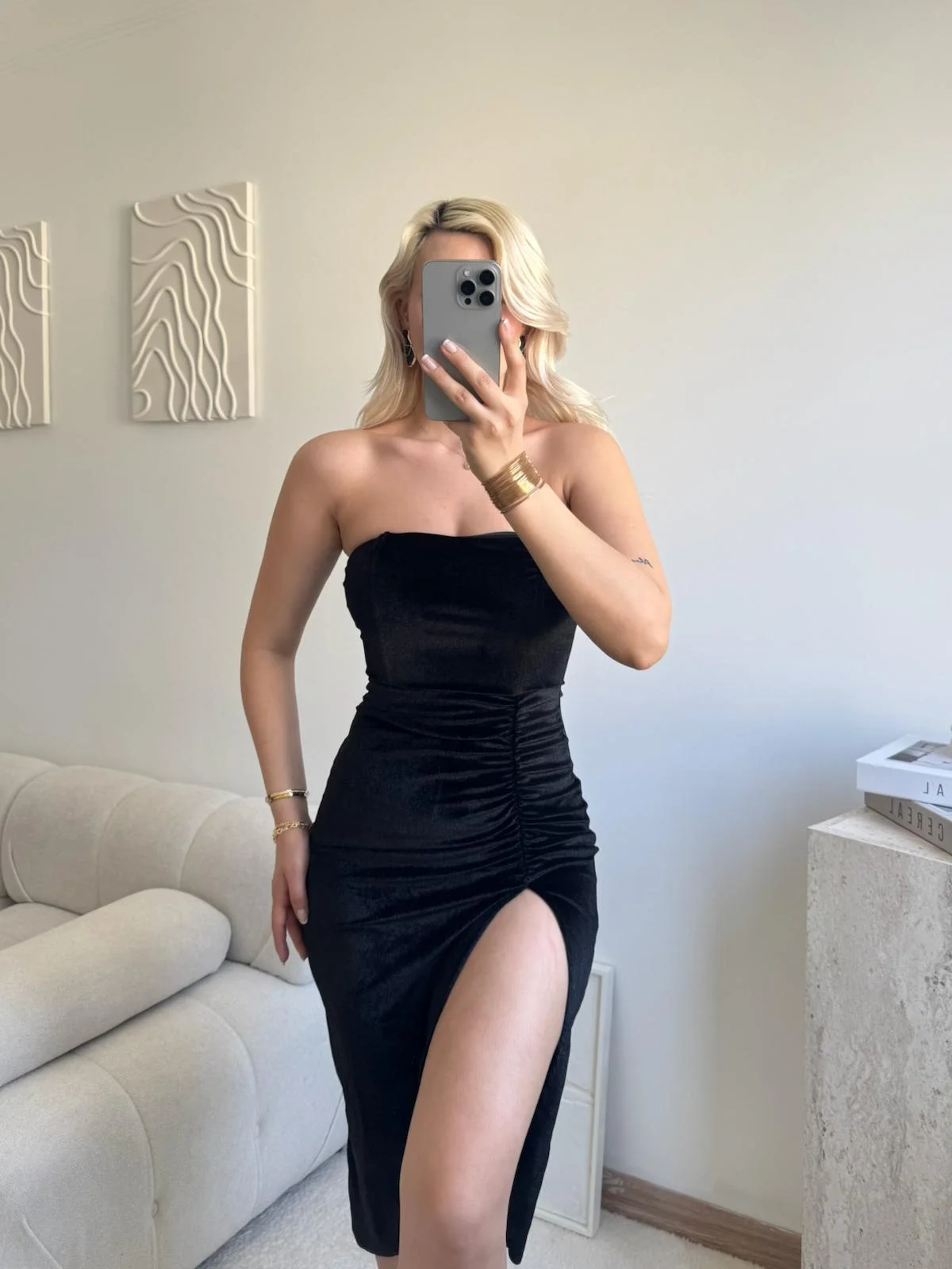 Derin Yırtmaç Straplez Elbise - SİYAH