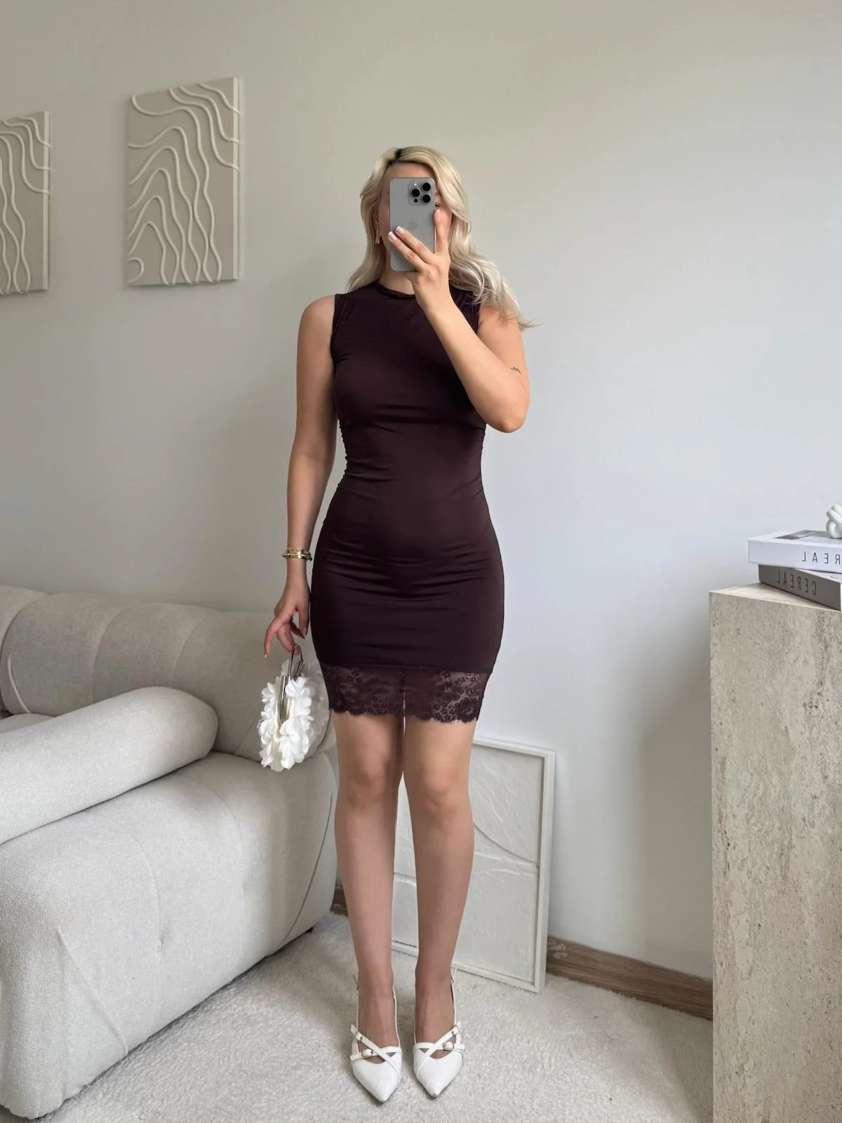 Eteği Dantel Yan Büzgü Elbise - KAHVE