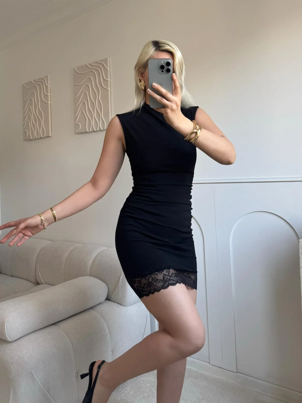 Dantel Detaylı Sırt Fermuar Mini Elbise - SİYAH