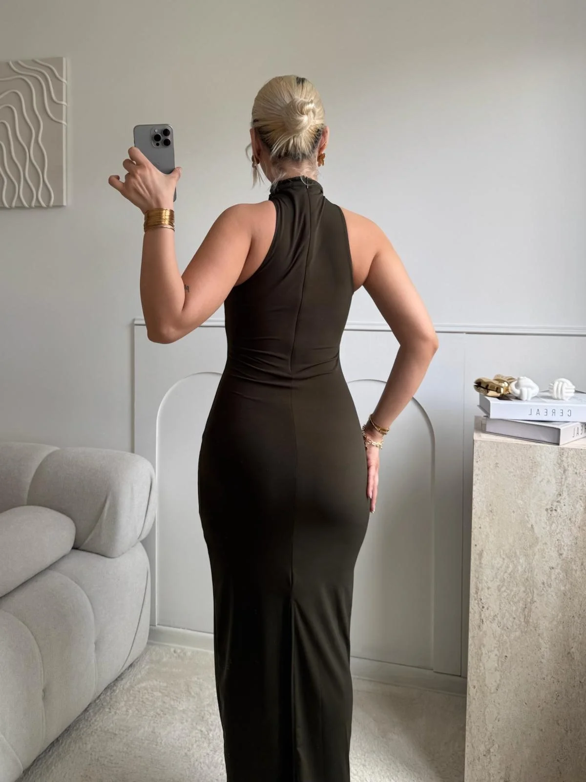 Halter Yaka Metal Aksesuar Detaylı Maxi Elbise - HAKİ