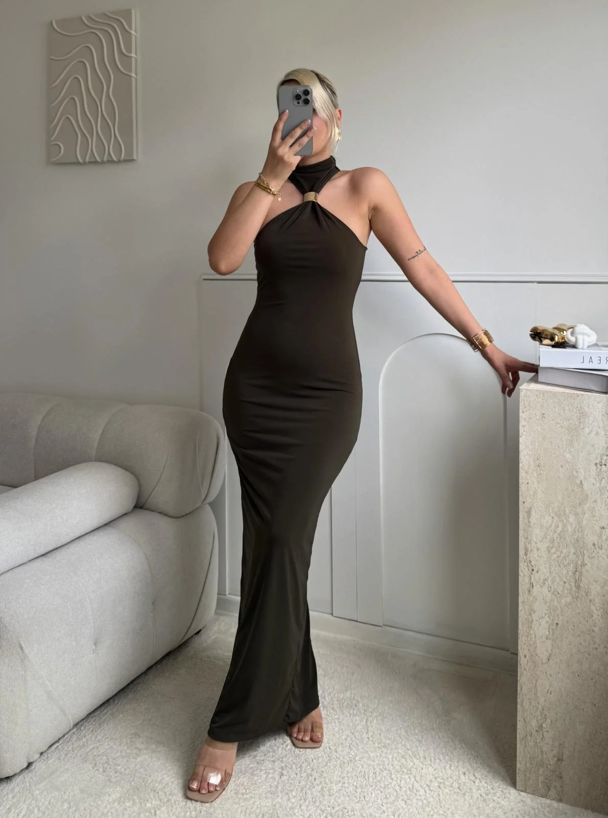 Halter Yaka Metal Aksesuar Detaylı Maxi Elbise - HAKİ