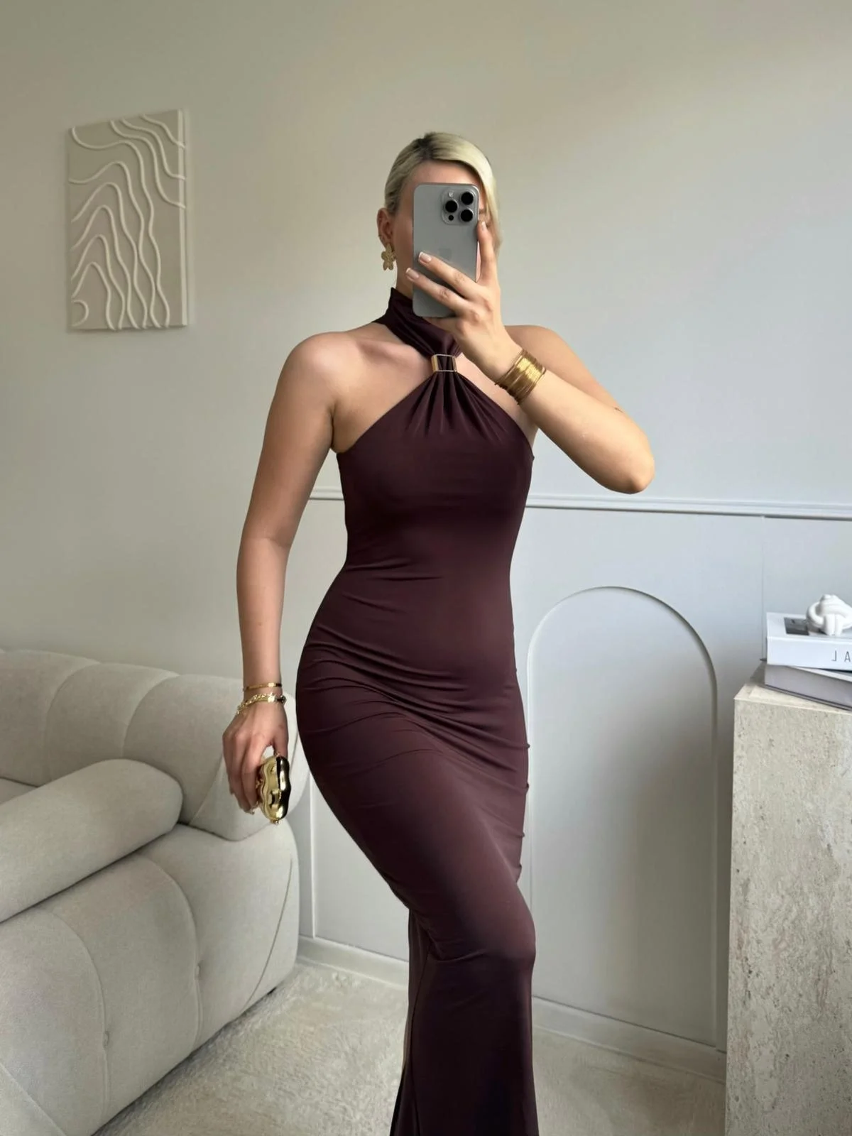 Halter Yaka Metal Aksesuar Detaylı Maxi Elbise - KAHVE