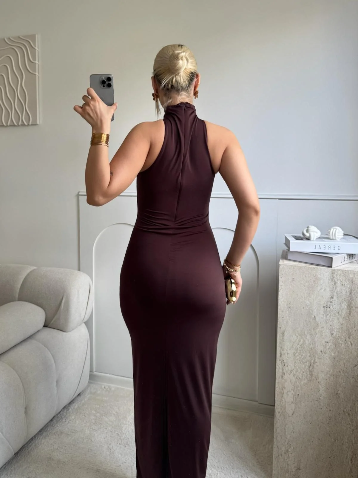 Halter Yaka Metal Aksesuar Detaylı Maxi Elbise - KAHVE