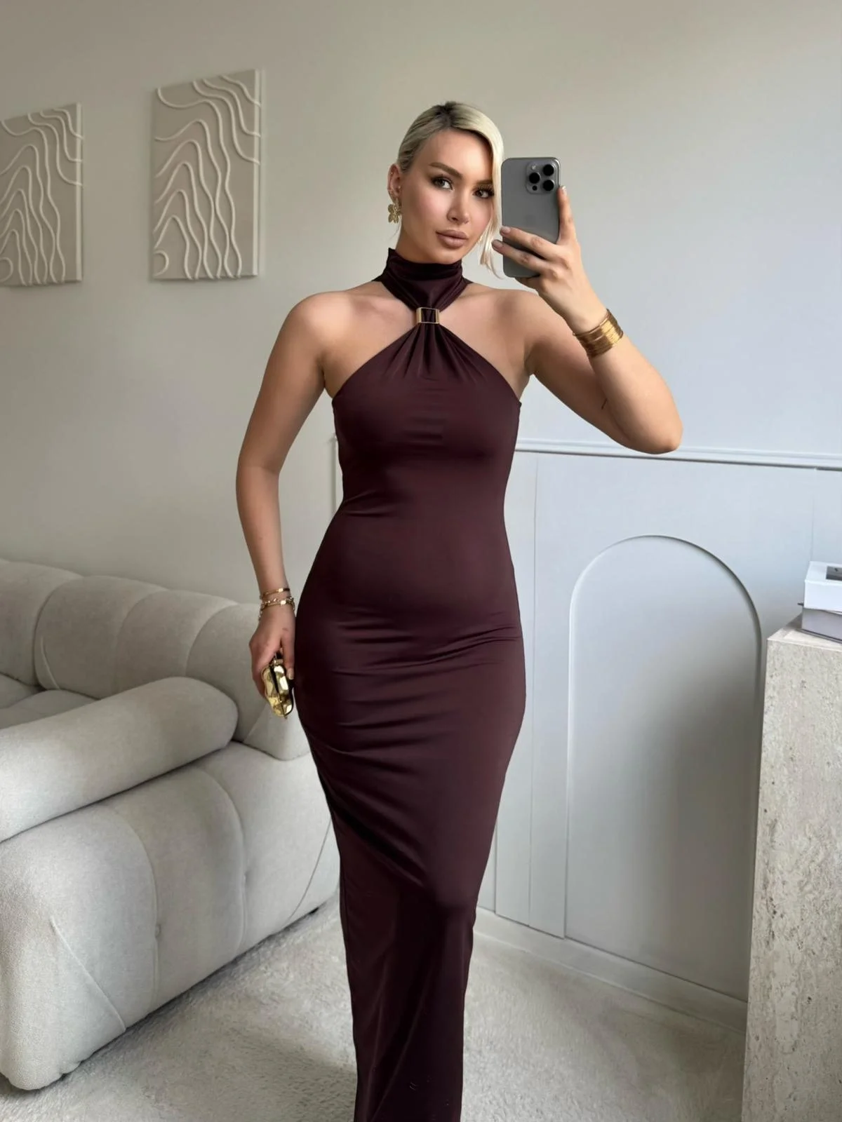 Halter Yaka Metal Aksesuar Detaylı Maxi Elbise - KAHVE