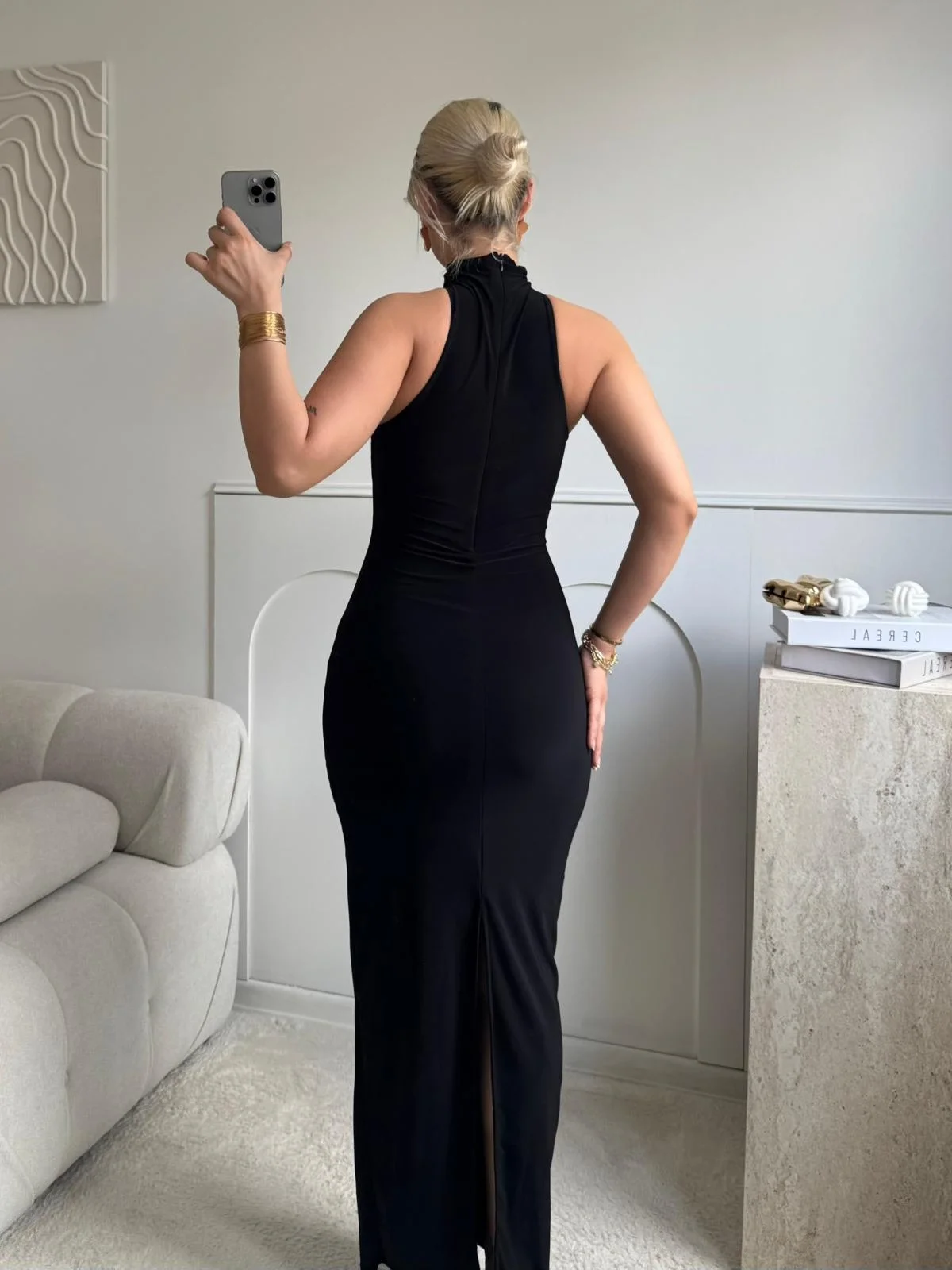 Halter Yaka Metal Aksesuar Detaylı Maxi Elbise - SİYAH