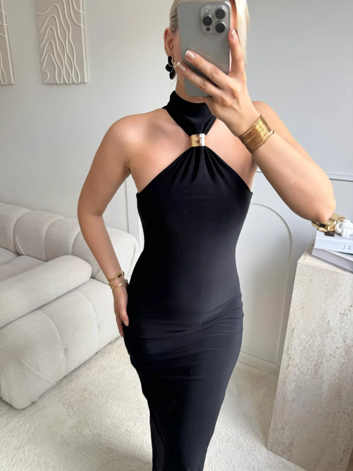 Halter Yaka Metal Aksesuar Detaylı Maxi Elbise - SİYAH