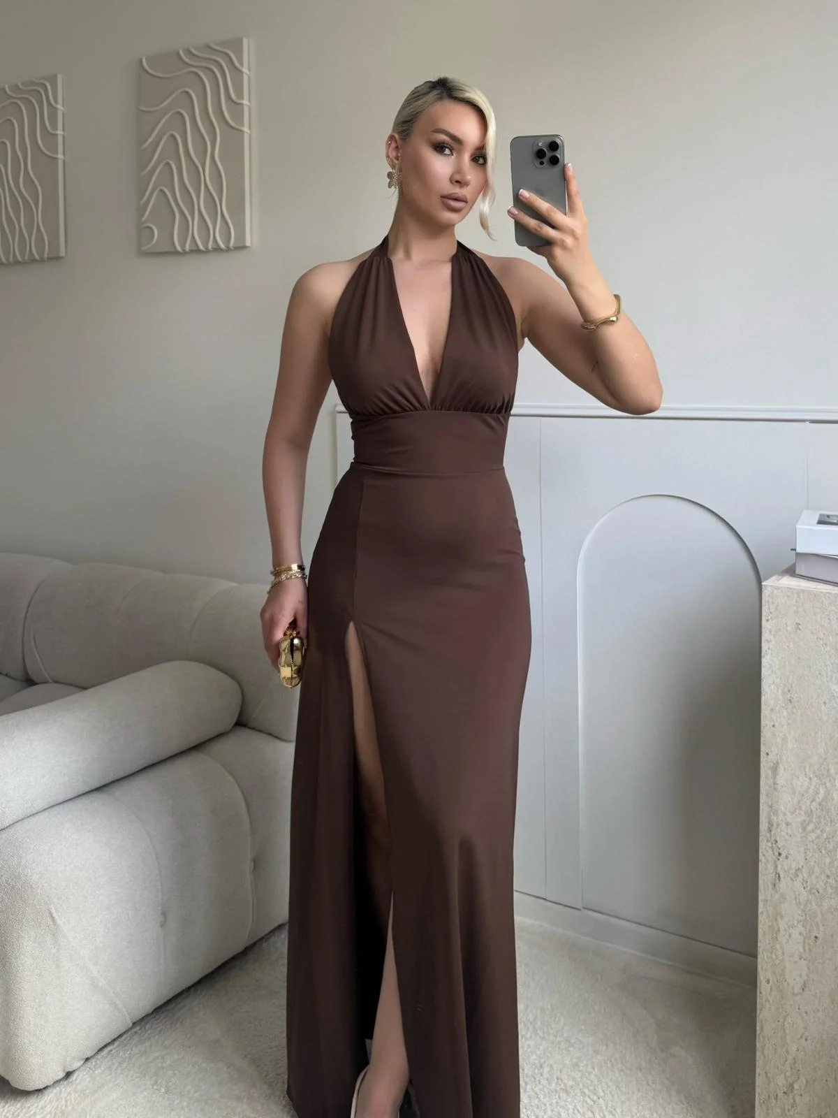 Halter Yaka Sırt Bağlamalı Yırtmaçlı Maxi Elbise - KAHVE