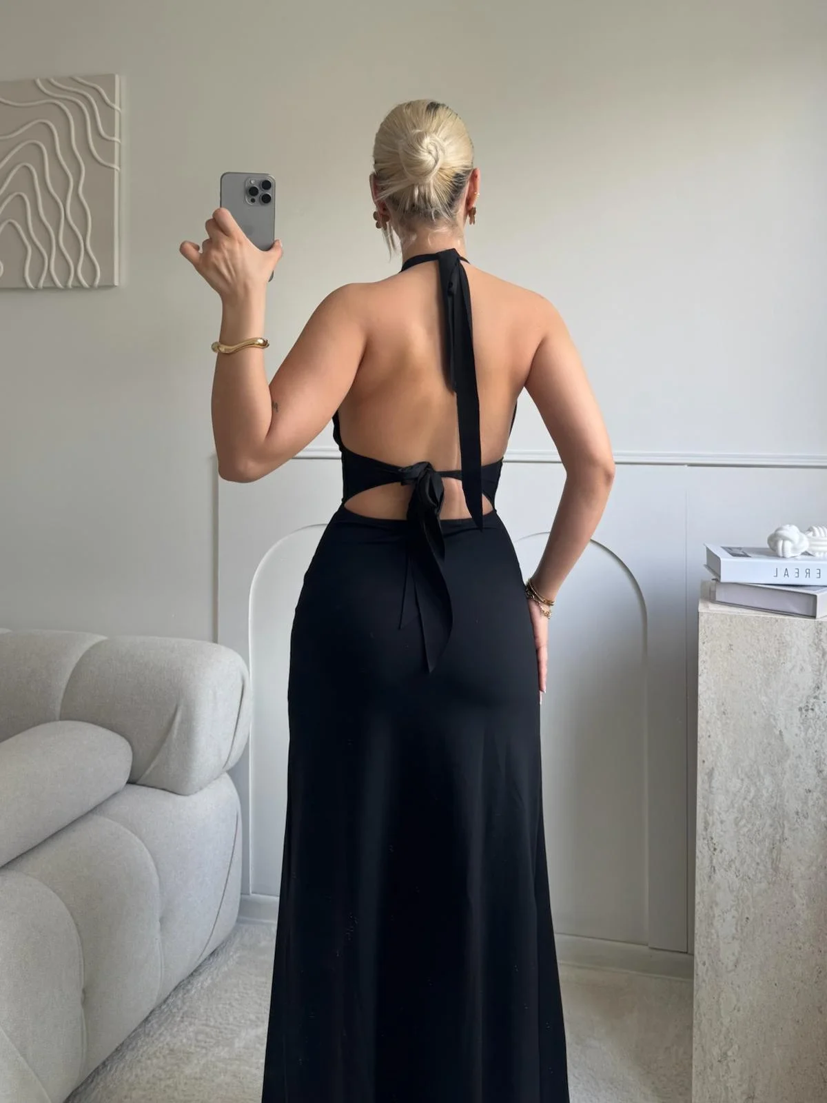 Halter Yaka Sırt Bağlamalı Yırtmaçlı Maxi Elbise - SİYAH