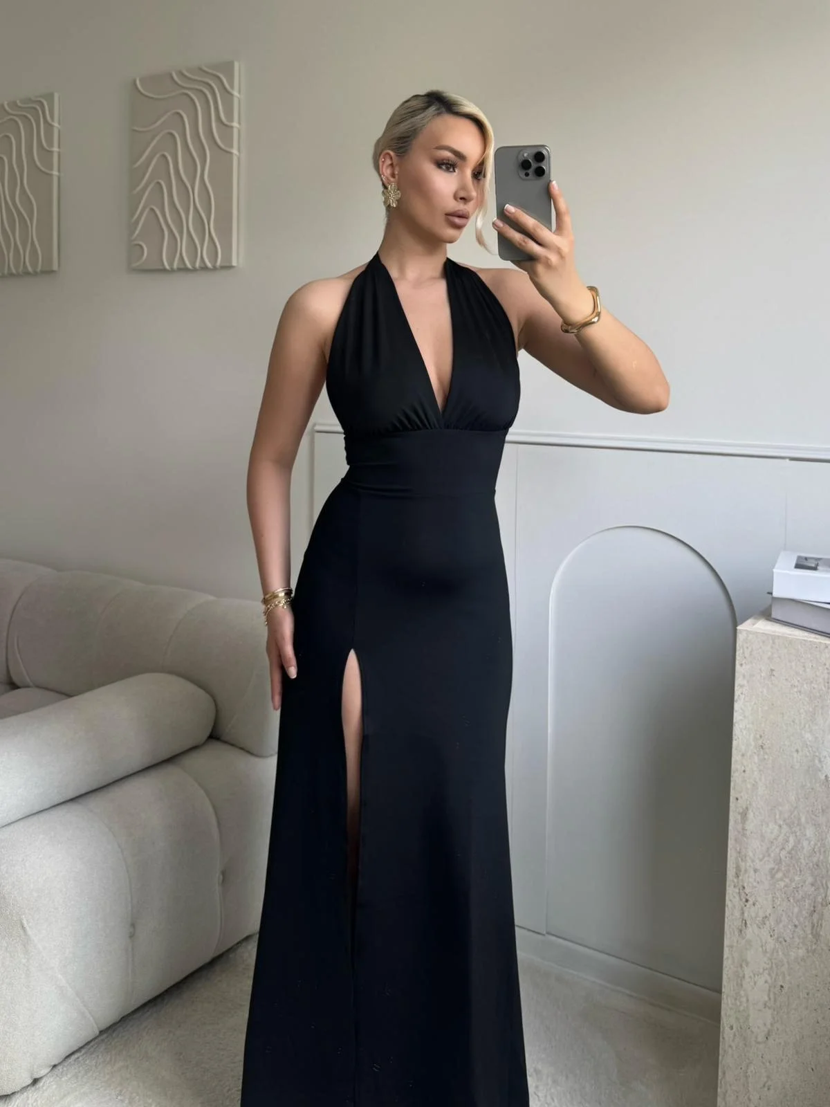 Halter Yaka Sırt Bağlamalı Yırtmaçlı Maxi Elbise - SİYAH