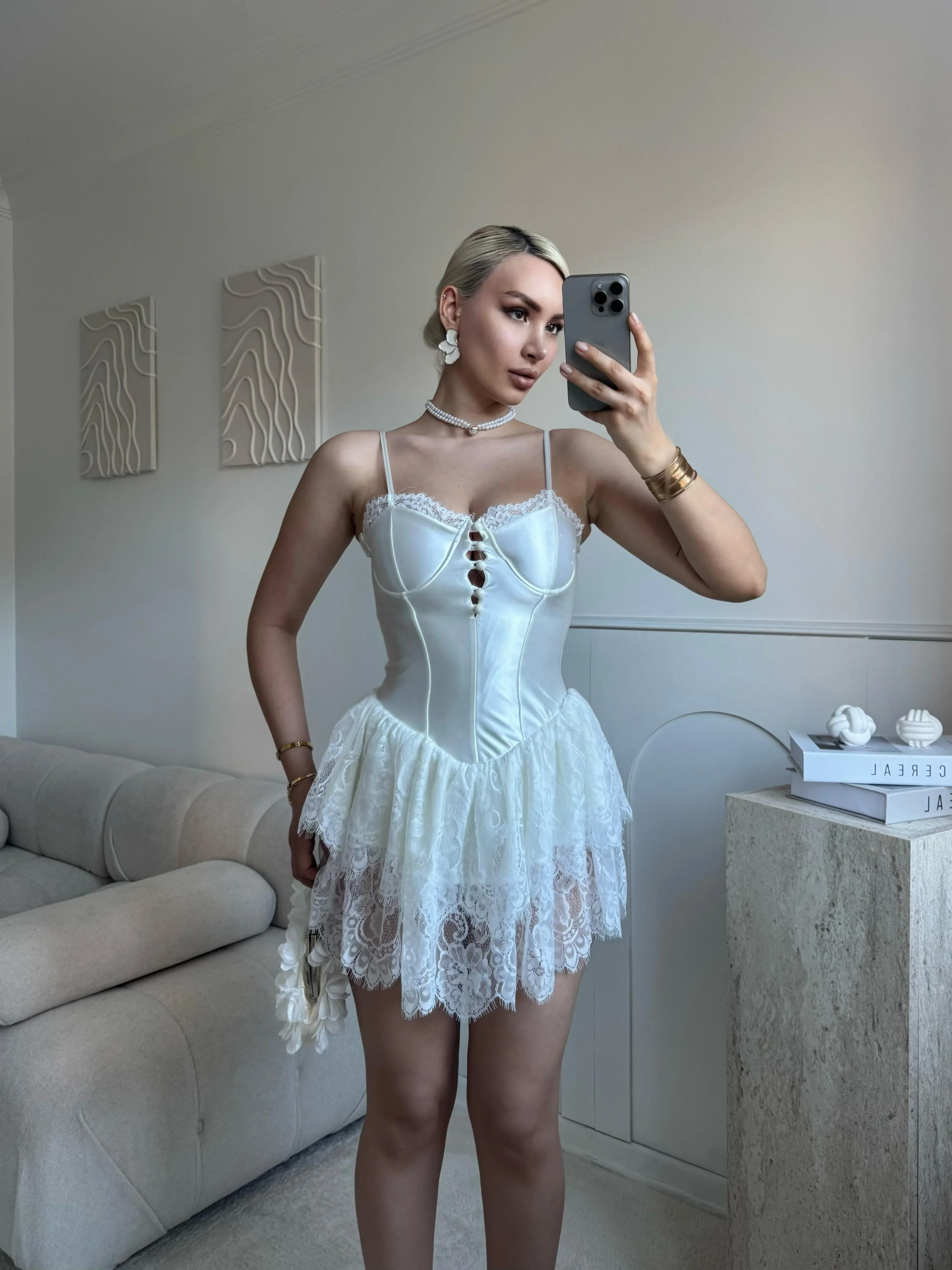 Bel Saten Korse Eteği Dantel Elbise - BEYAZ