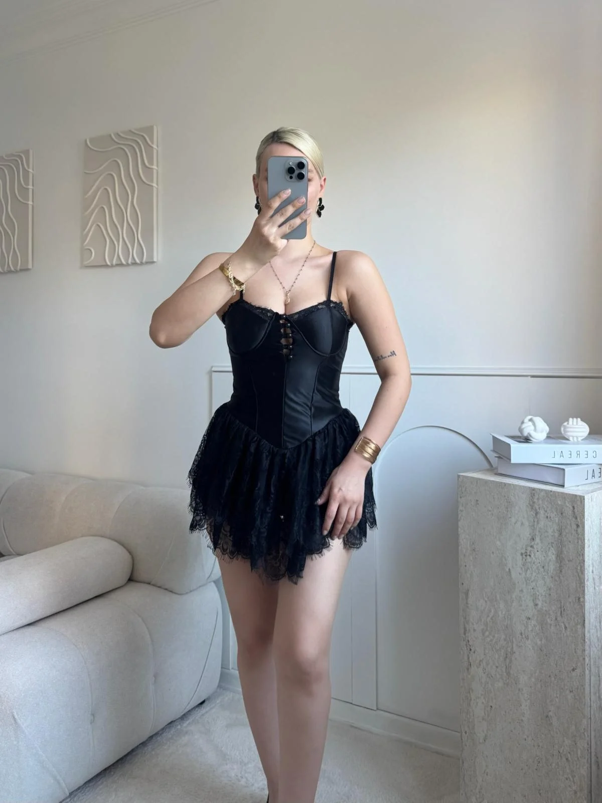 Bel Saten Korse Eteği Dantel Elbise - SİYAH