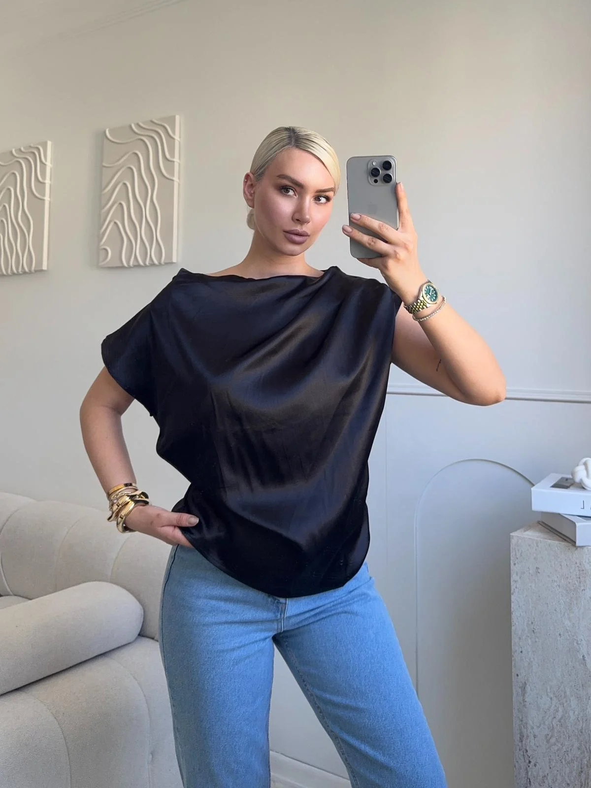 Kayık Yaka Saten Bluz - SİYAH