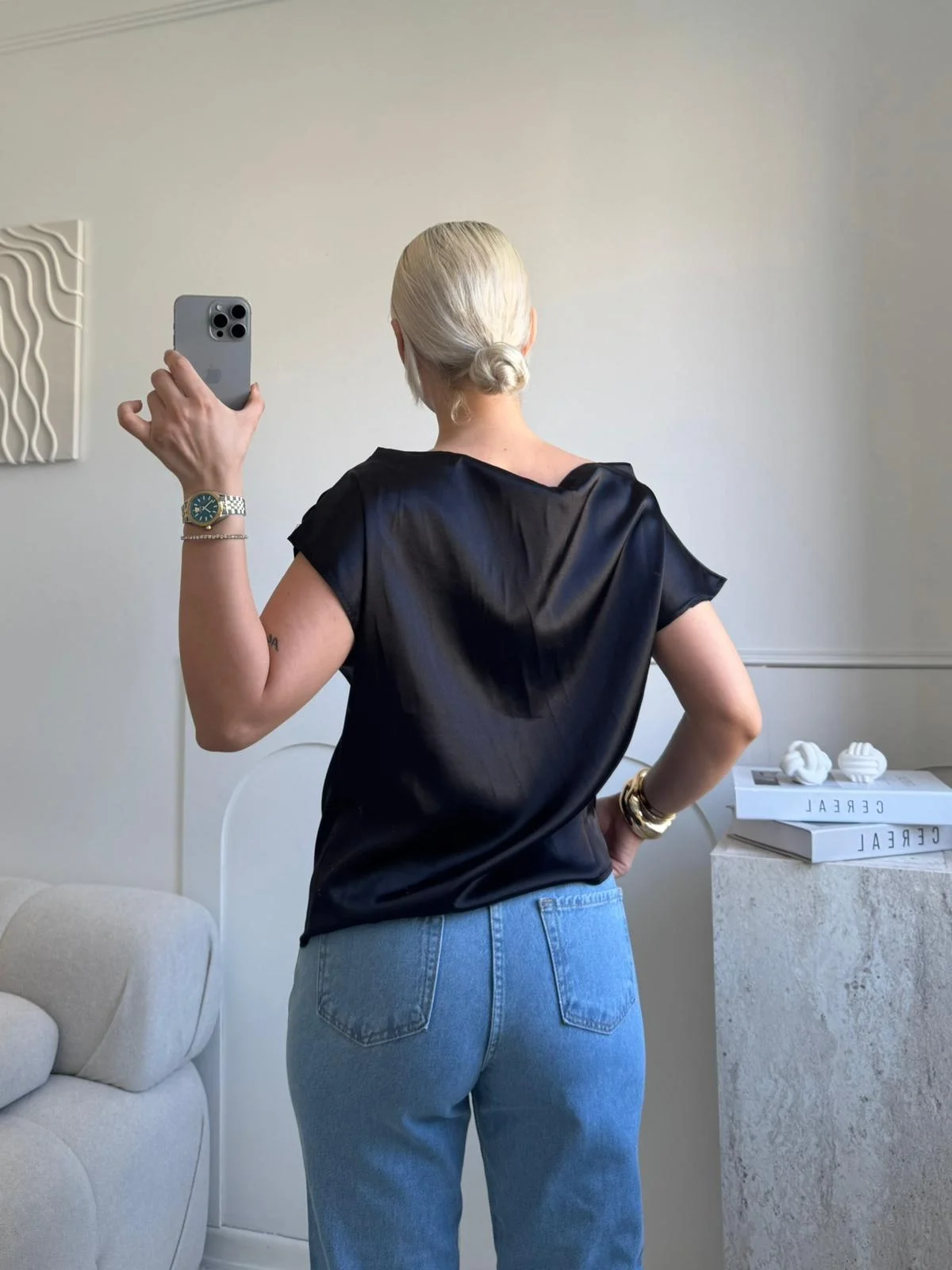 Kayık Yaka Saten Bluz - SİYAH