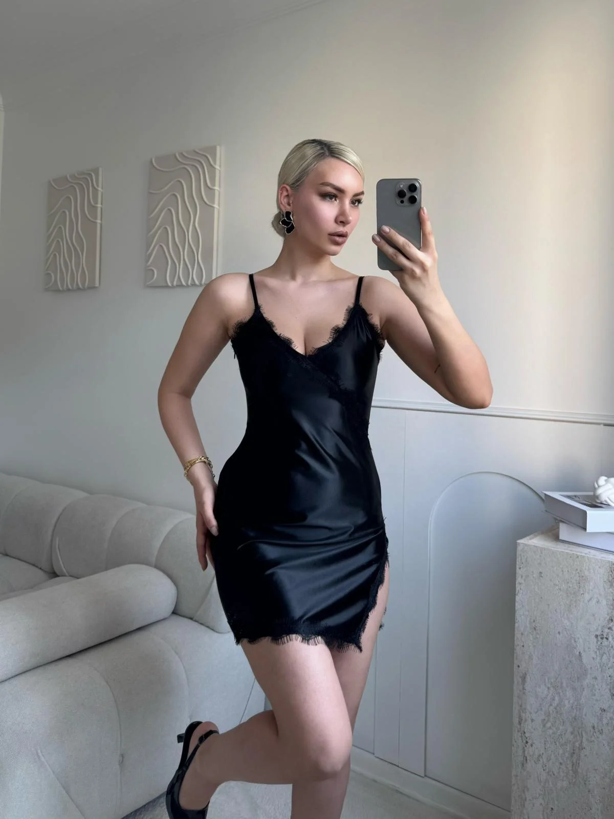 Dantel Detay Askılı Saten Elbise - SİYAH