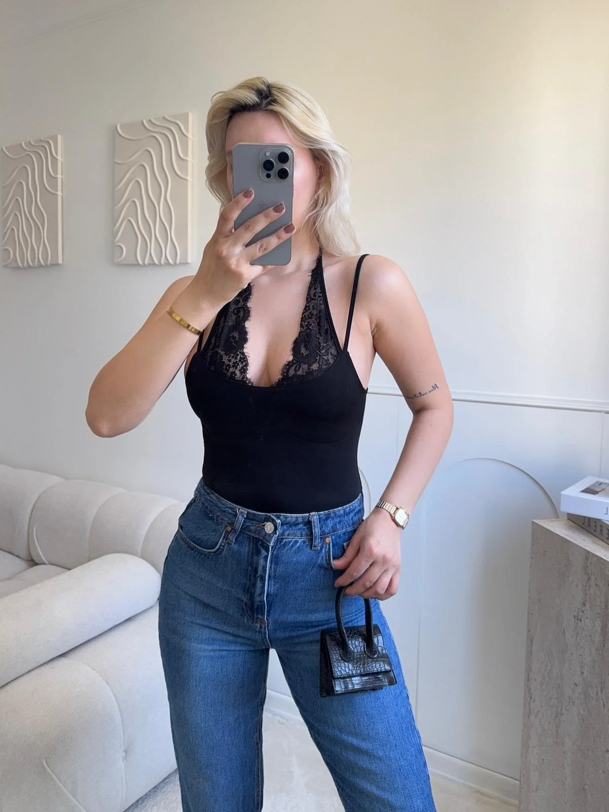 Boyun Geçmeli Güpürlü Bodysuit - SİYAH