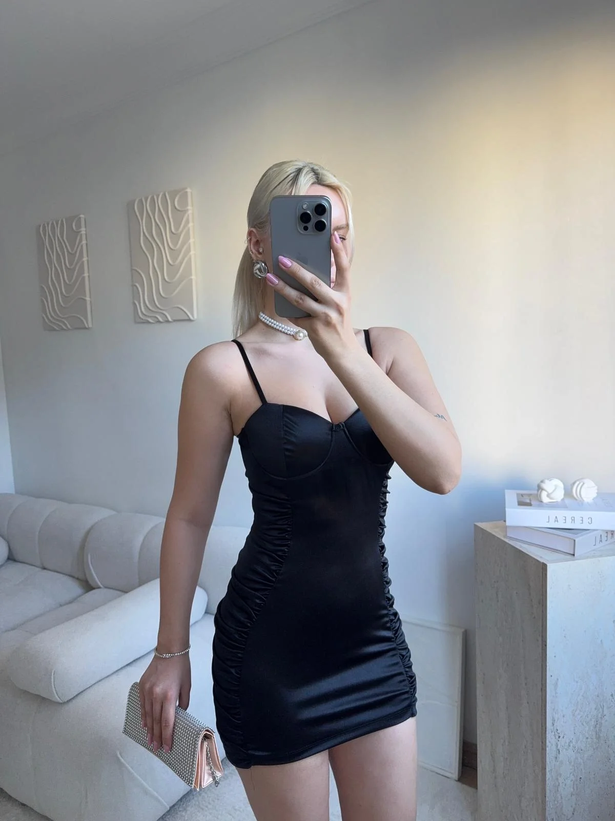 Askılı Büstiyerli Büzgülü Mini Elbise - SİYAH