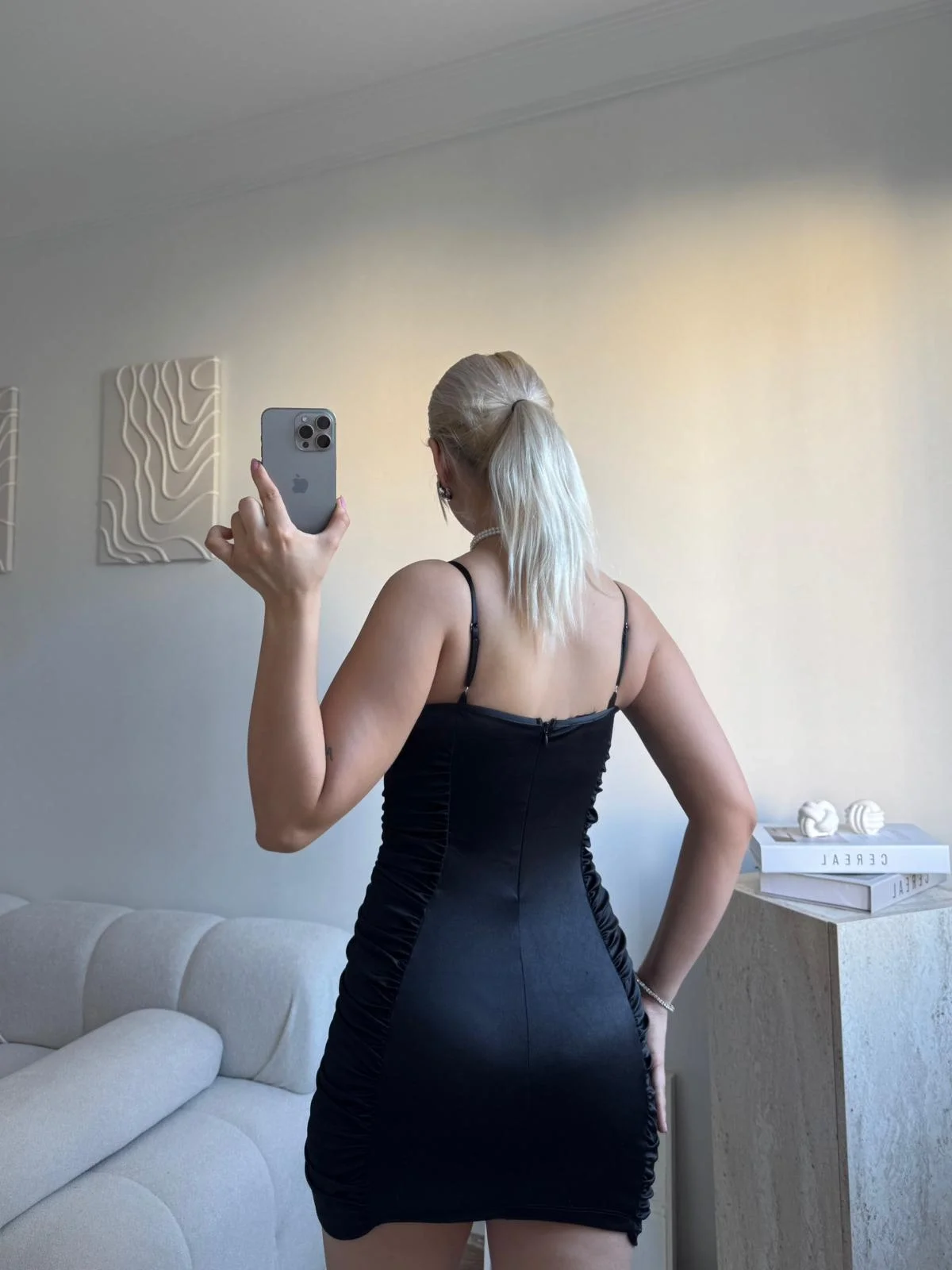 Askılı Büstiyerli Büzgülü Mini Elbise - SİYAH