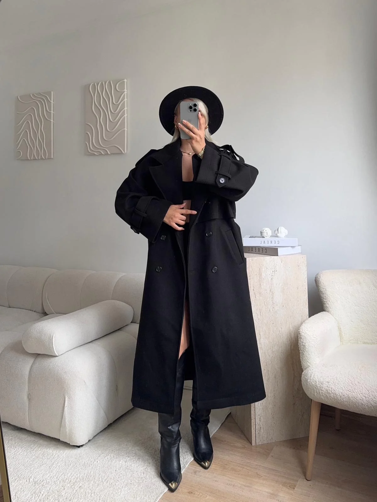 Beli Kuşaklı Kaşe Kaban - SİYAH