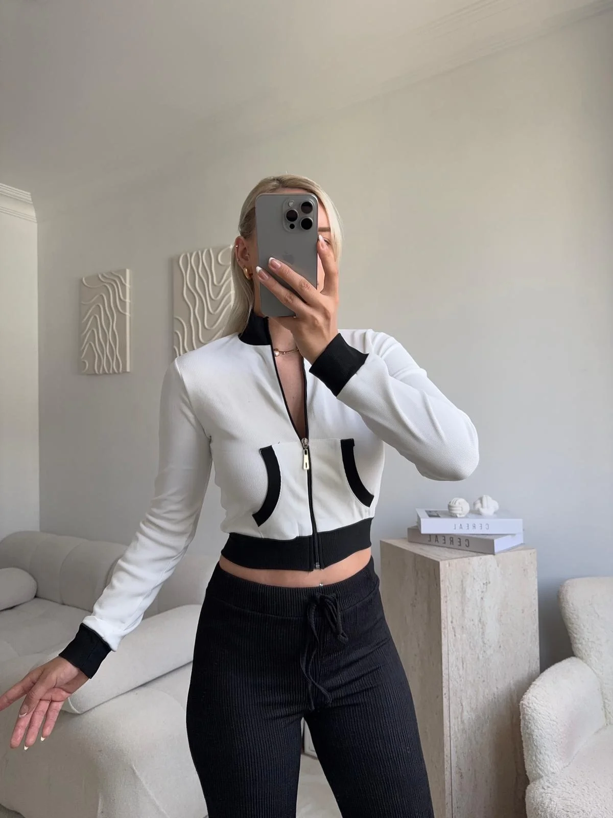 Biyeli Crop Hırka - BEYAZ