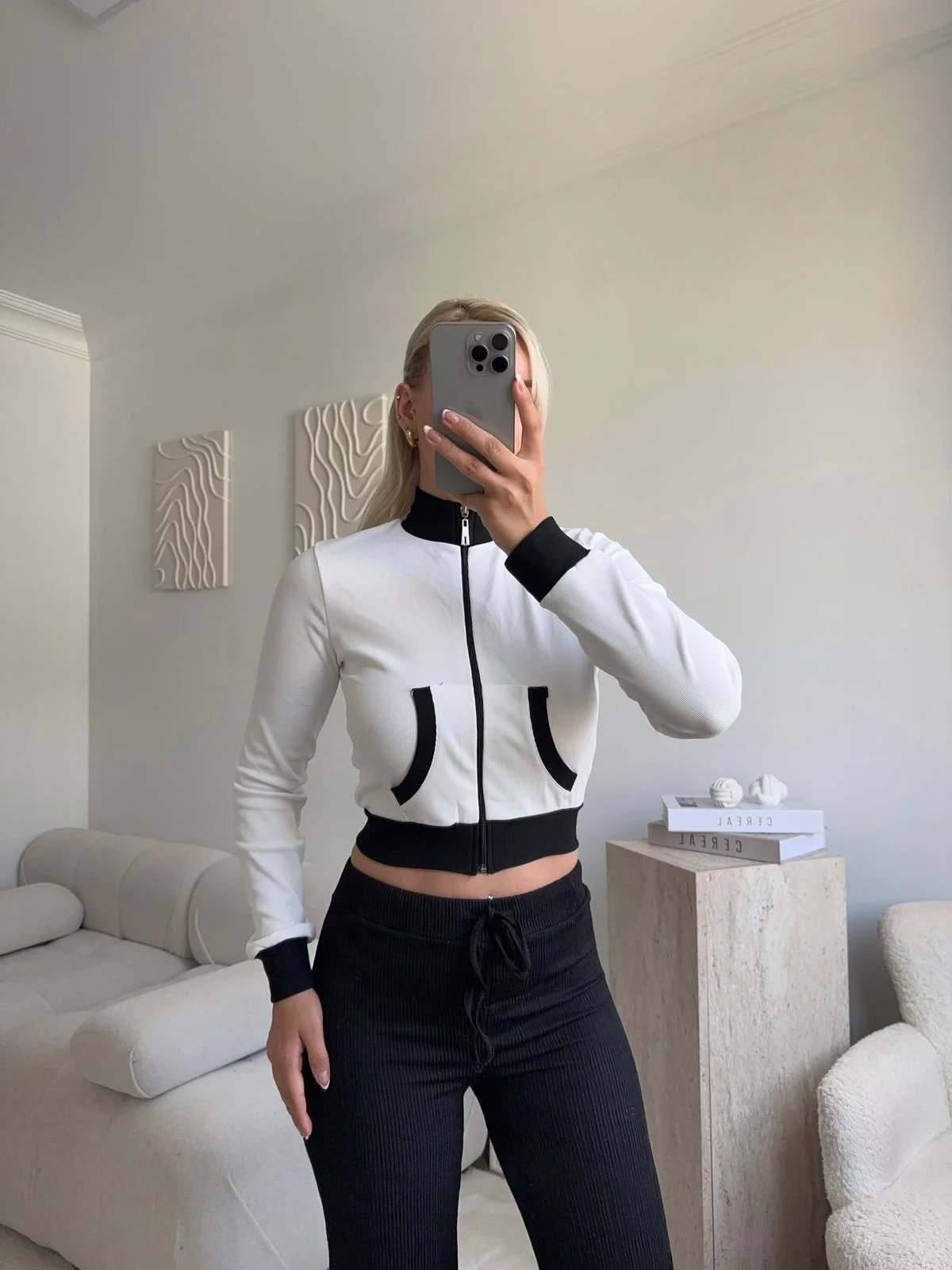 Biyeli Crop Hırka - BEYAZ