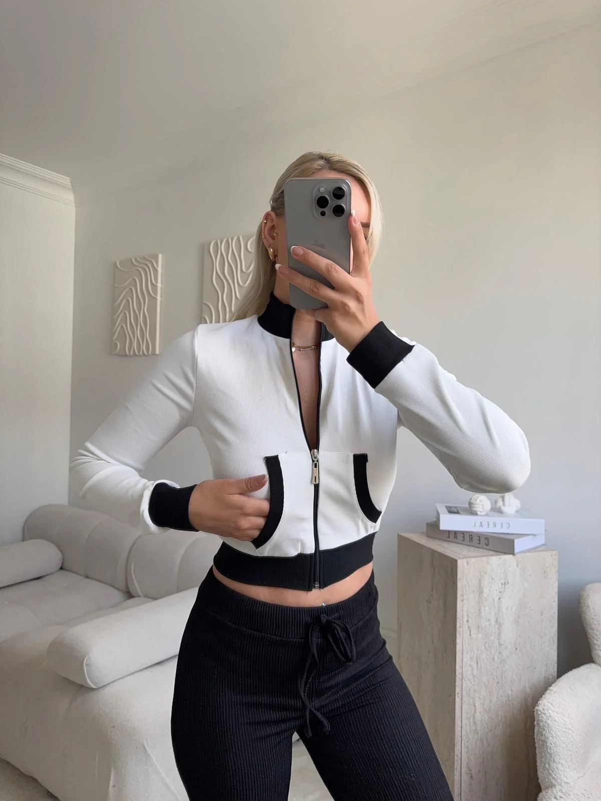 Biyeli Crop Hırka - BEYAZ