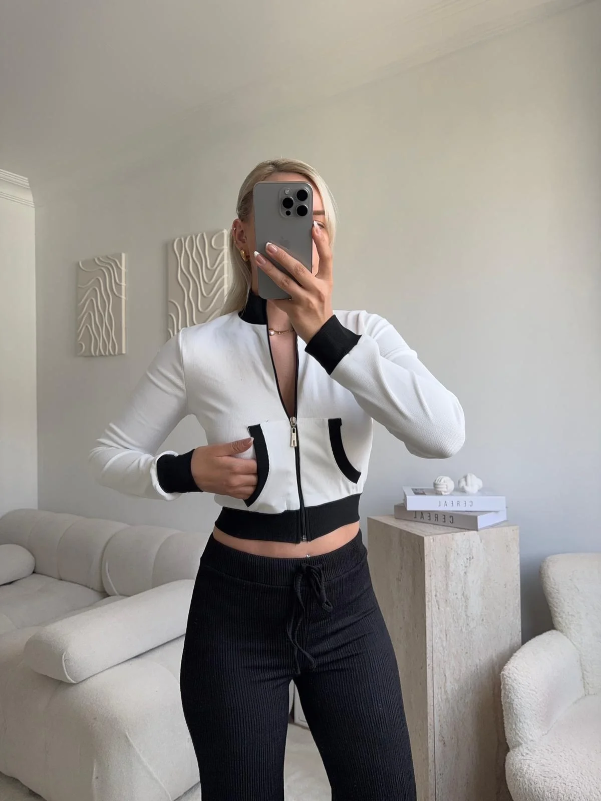 Biyeli Crop Hırka - BEYAZ