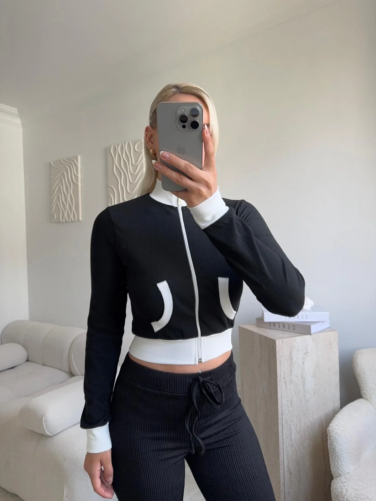 Biyeli Crop Hırka - SİYAH