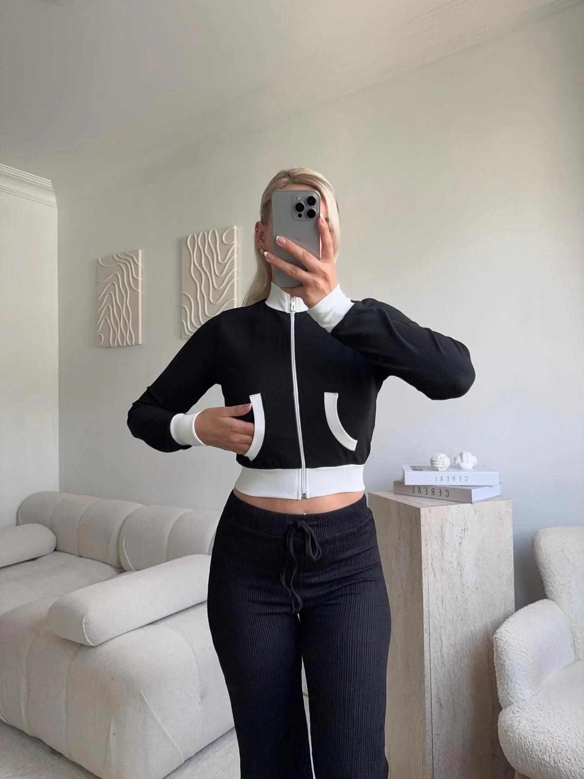 Biyeli Crop Hırka - SİYAH