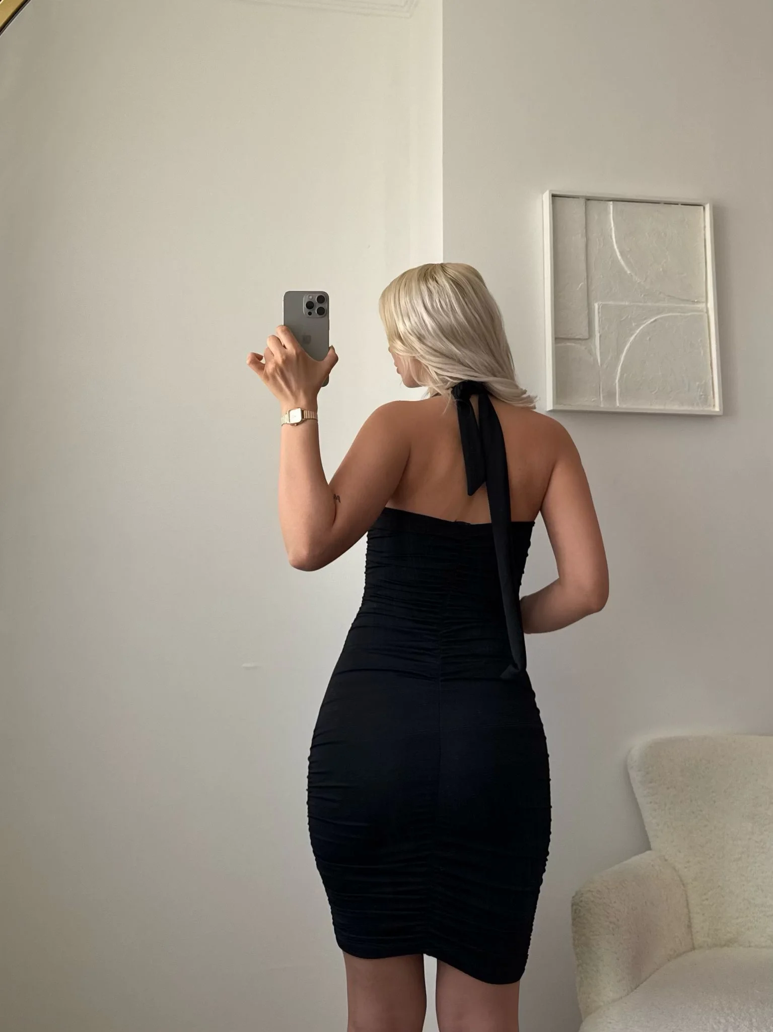 Boyun Bağlamalı Sırt Dekolte Büzgülü Elbise - SİYAH