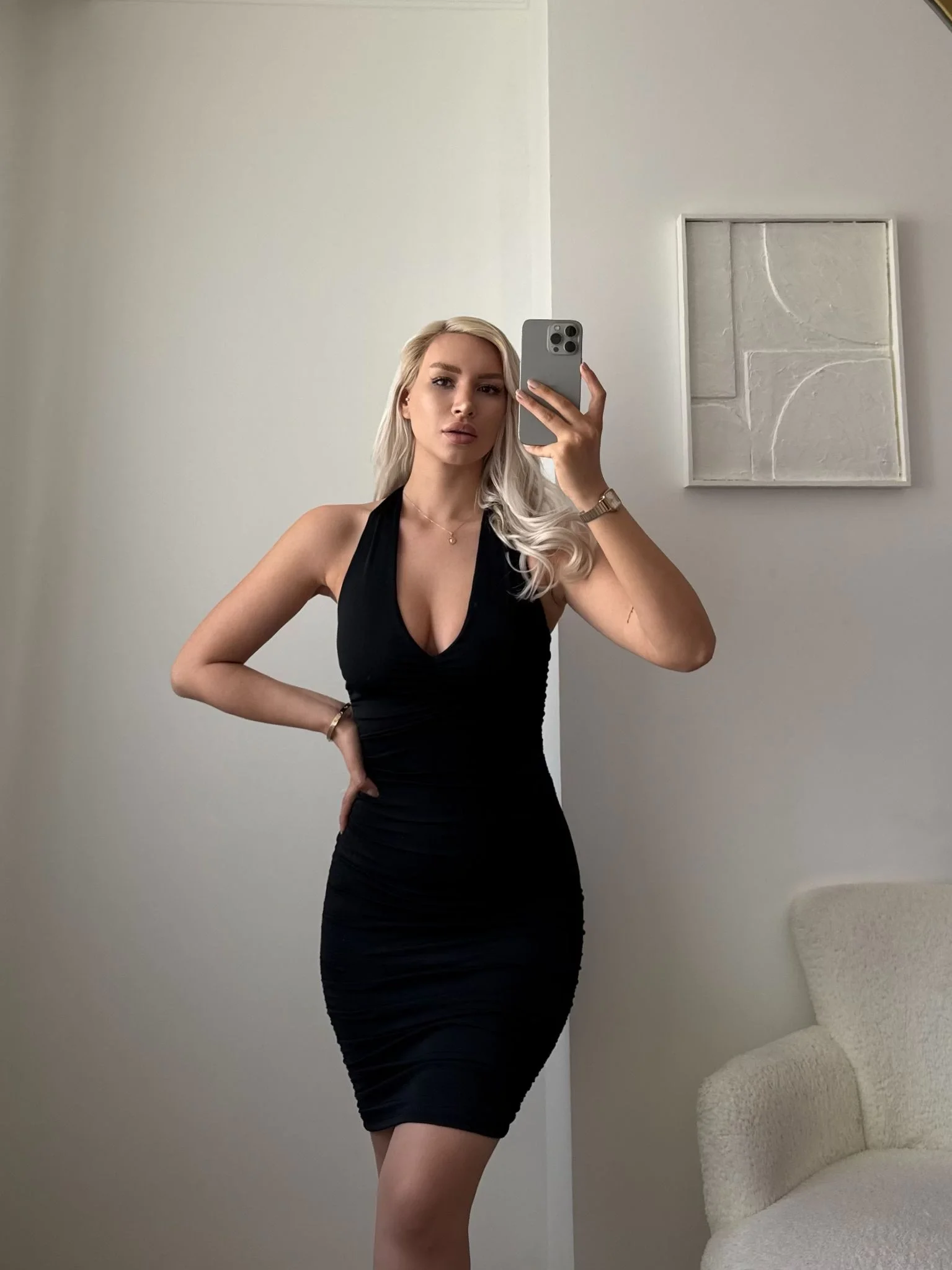 Boyun Bağlamalı Sırt Dekolte Büzgülü Elbise - SİYAH