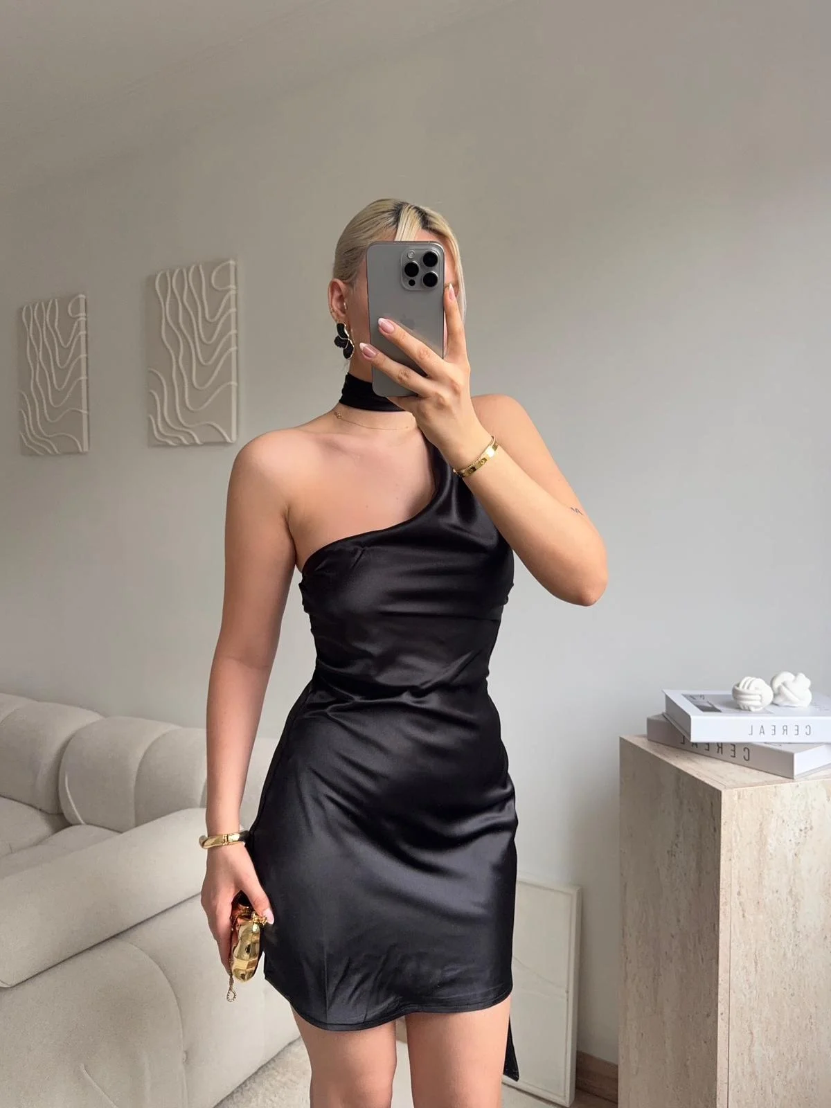 Boyundan Bağlamalı Saten Mini Elbise - SİYAH