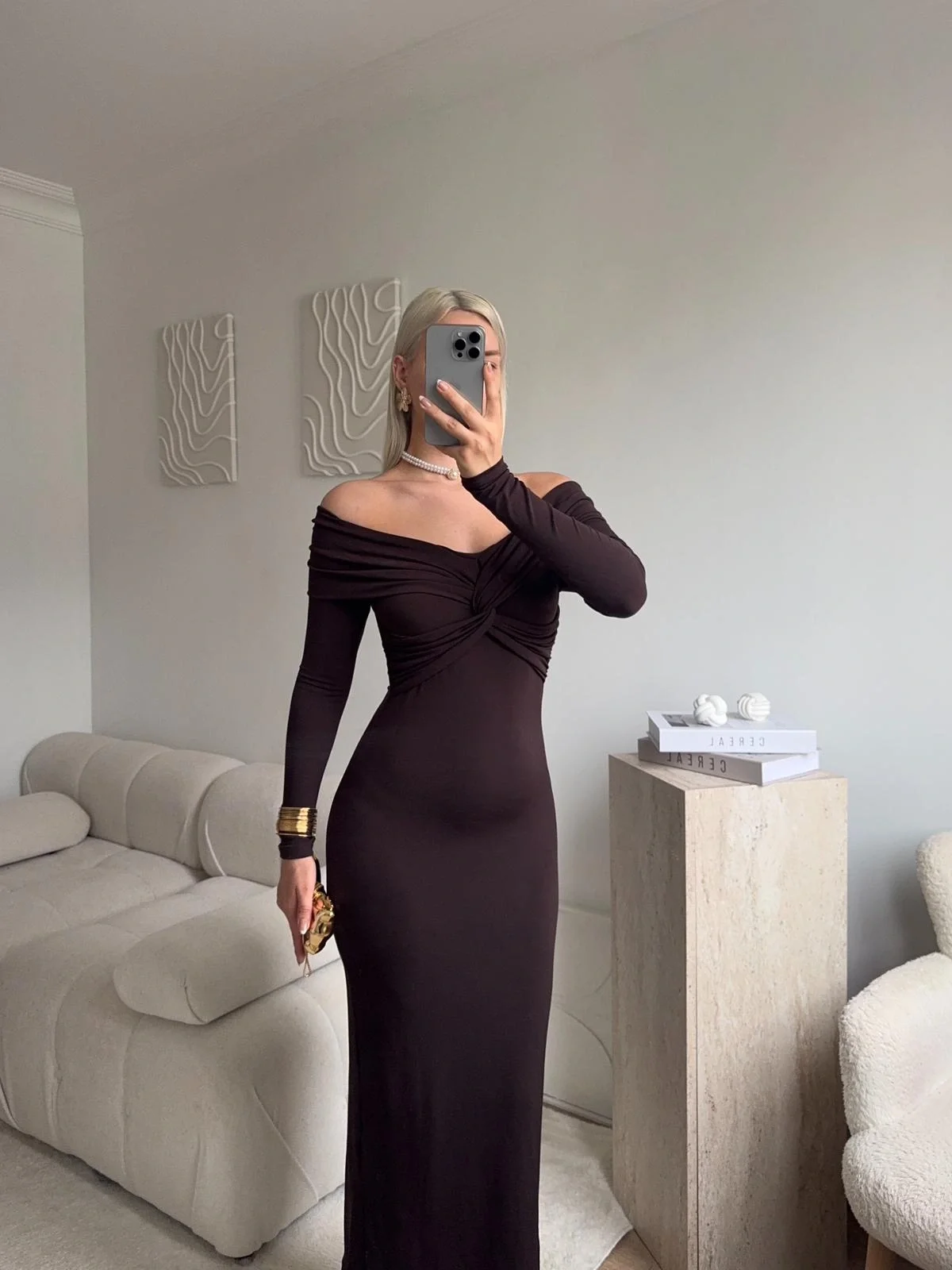 Büzgülü Madonna Yaka Elbise - KAHVE