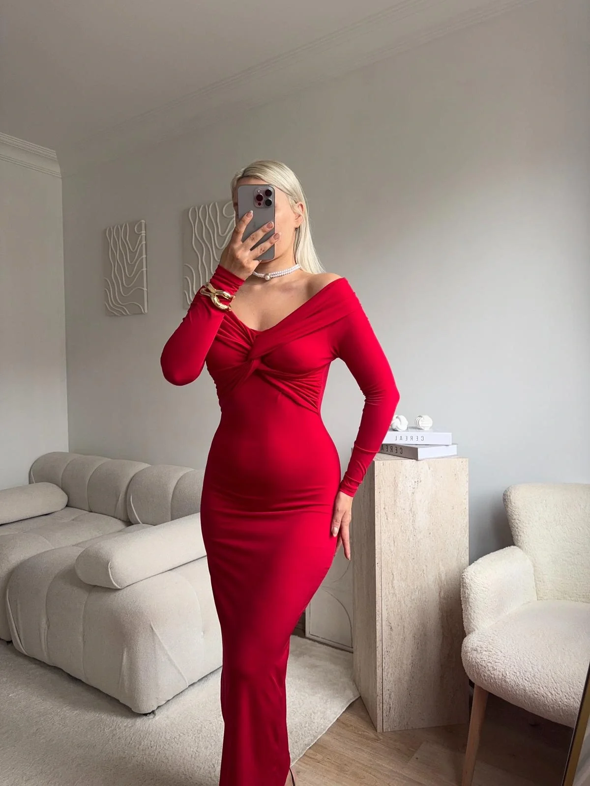 Büzgülü Madonna Yaka Elbise - KIRMIZI