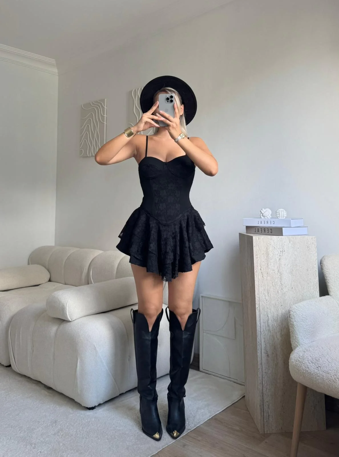 Dantel Kol Ön Büzgülü Elbise - SİYAH