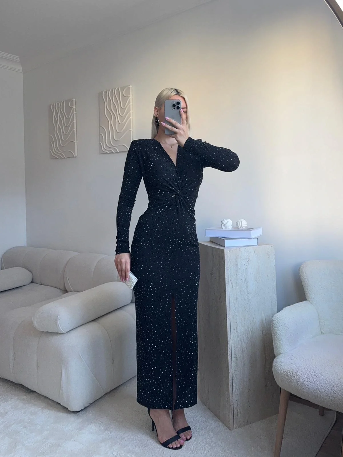 Derin Yırtmaçlı Taşlı Kruvaze Elbise - SİYAH