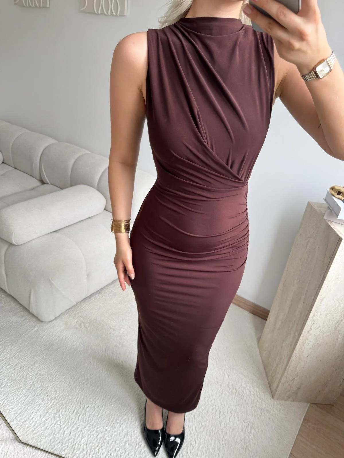 Dik Yaka Drapeli Elbise - KAHVE