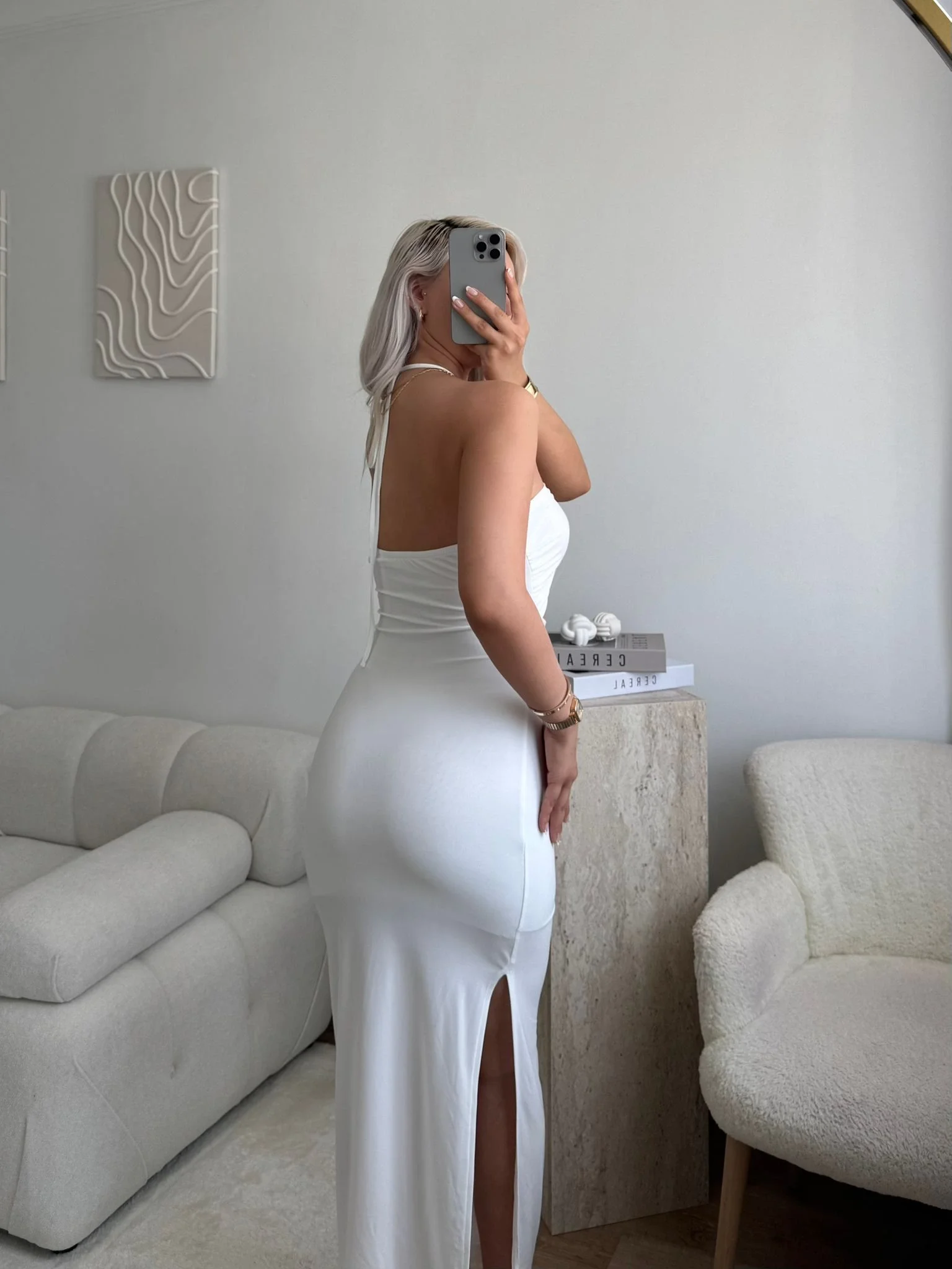 Göğüs Aksesuar Yırtmaçlı Elbise - BEYAZ