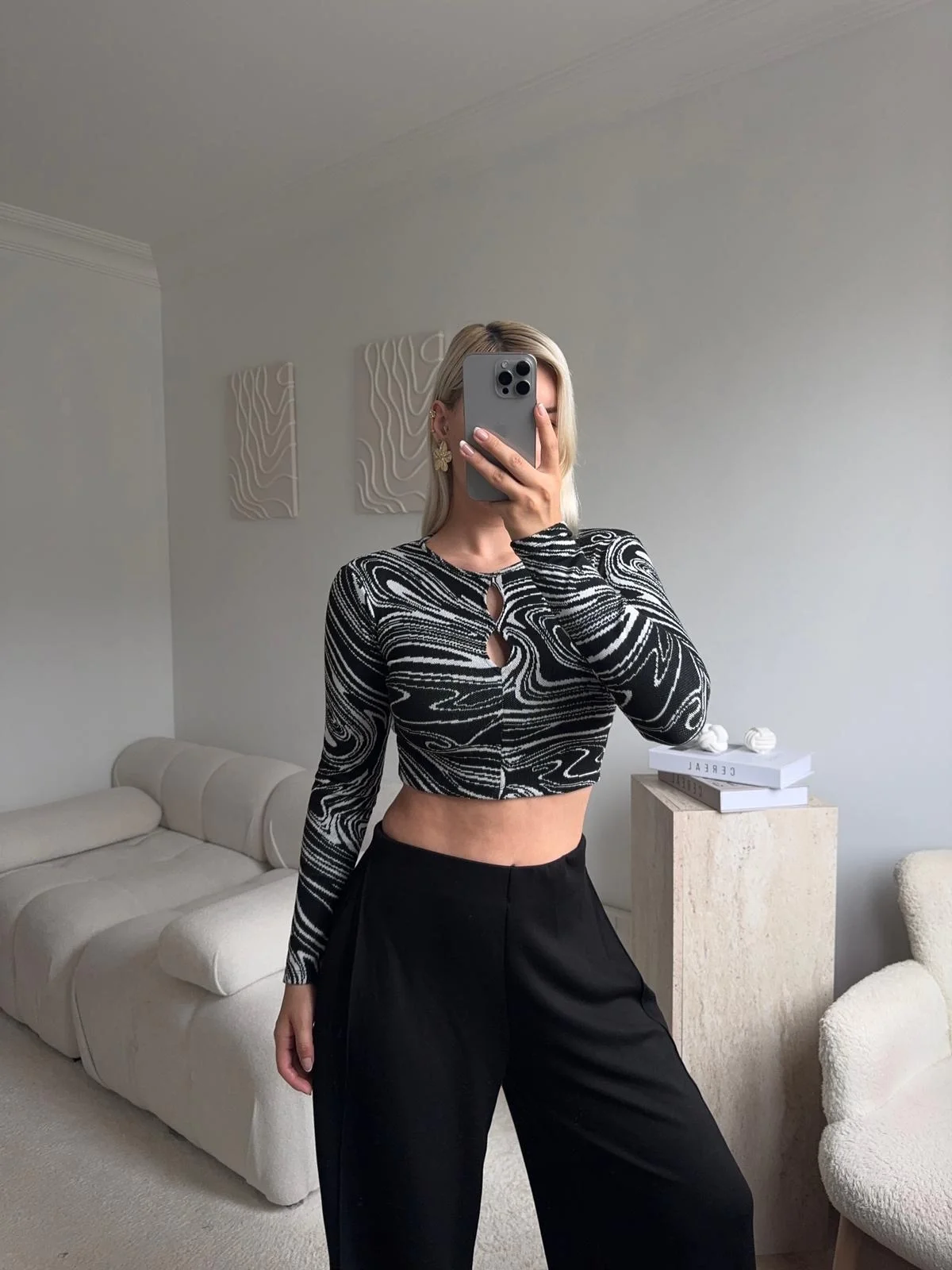 Göğüs Pencere Desenli Crop