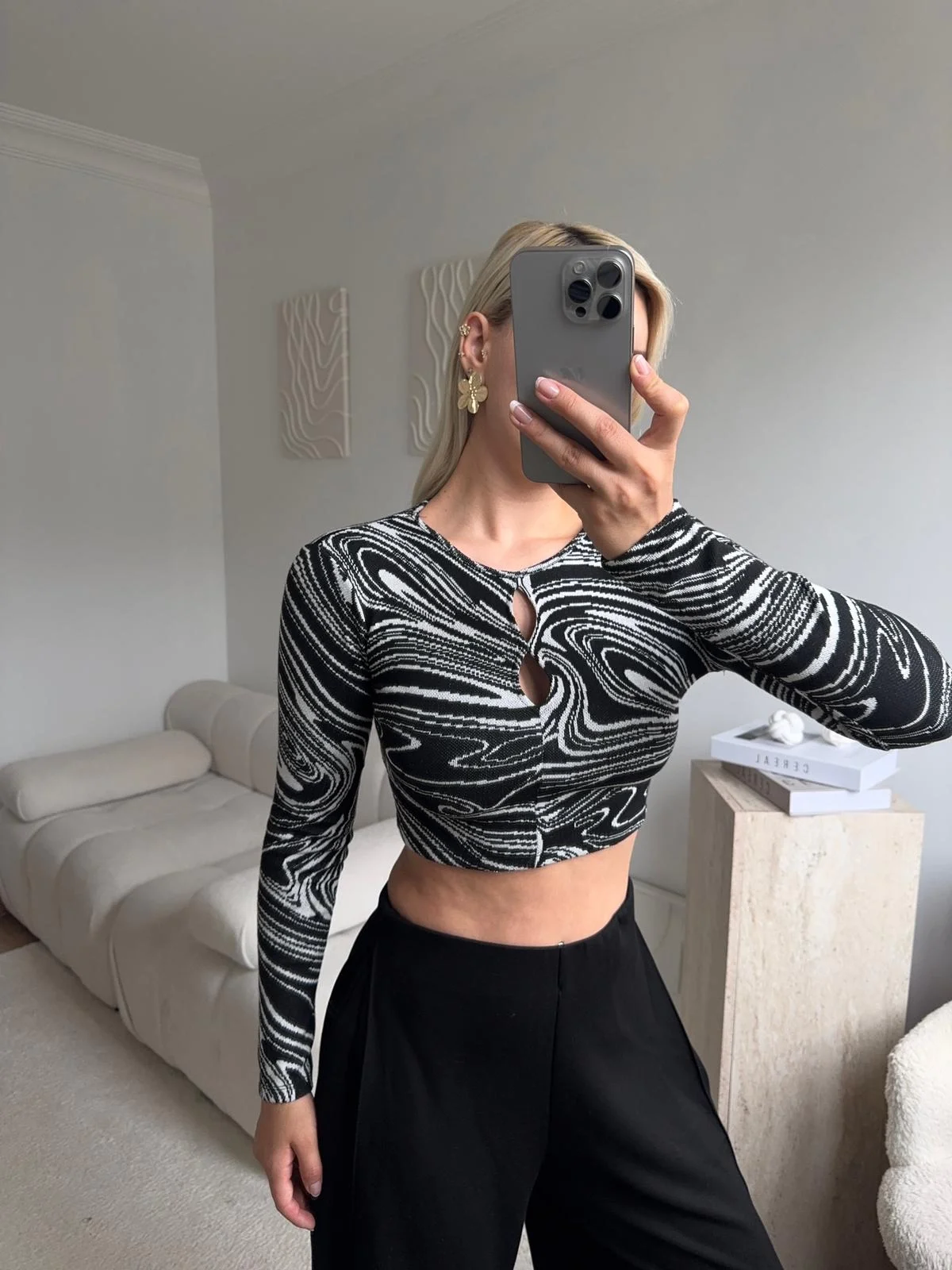 Göğüs Pencere Desenli Crop