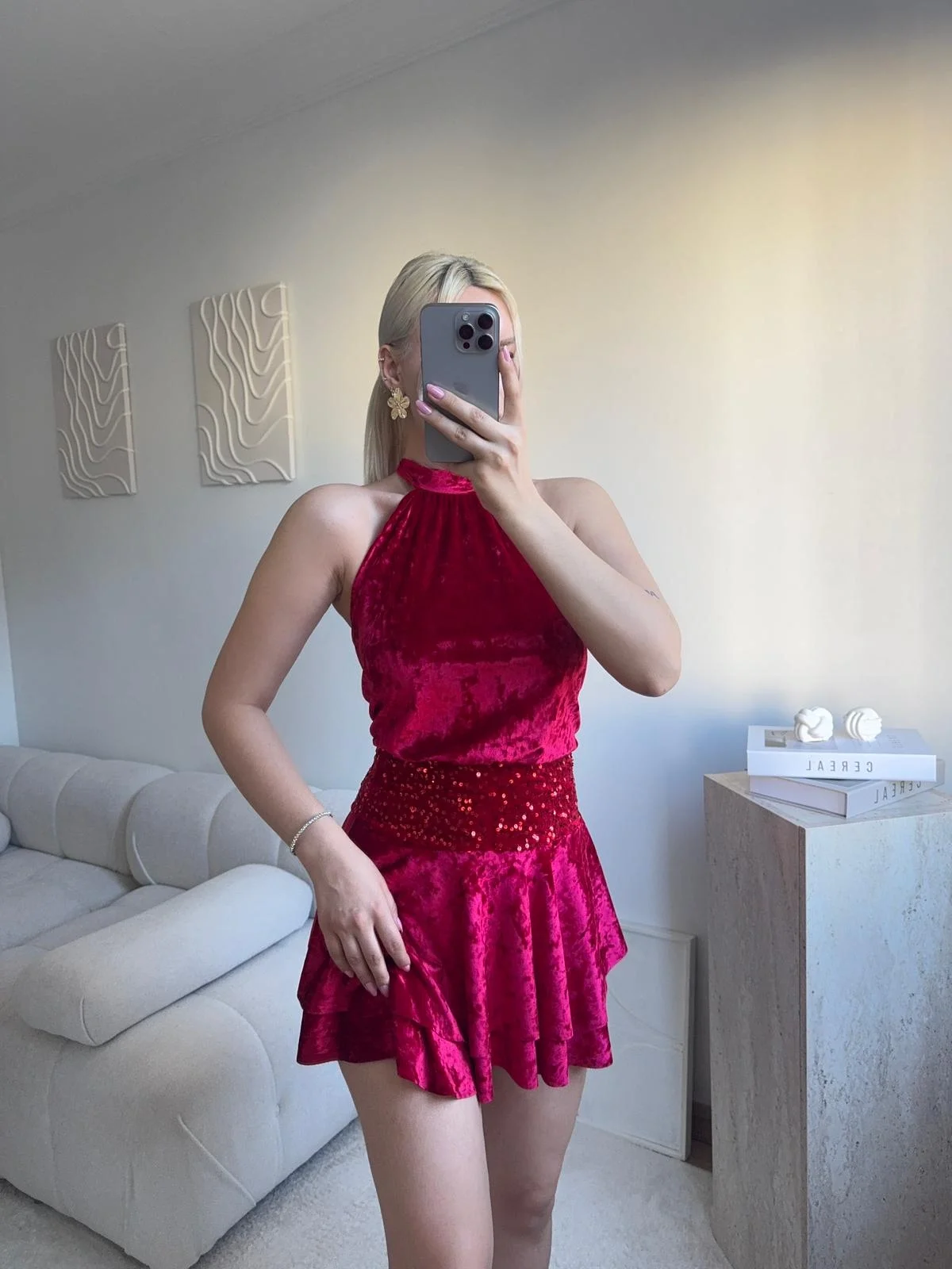 Kadife Halter Yaka Sırtı Açık Payet Mini Elbise - KIRMIZI