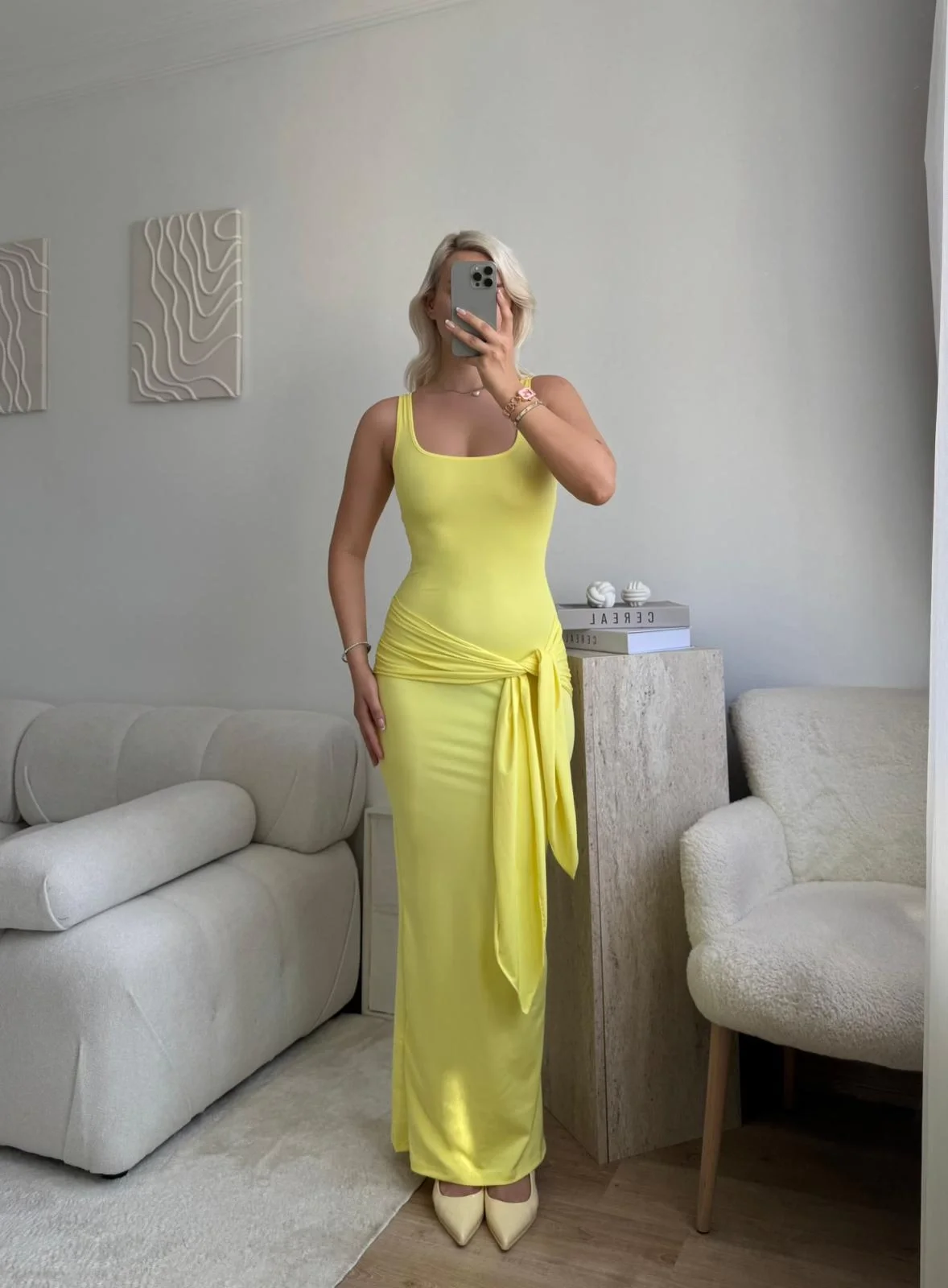 Kare Yaka Kuşaklı Elbise - SARI