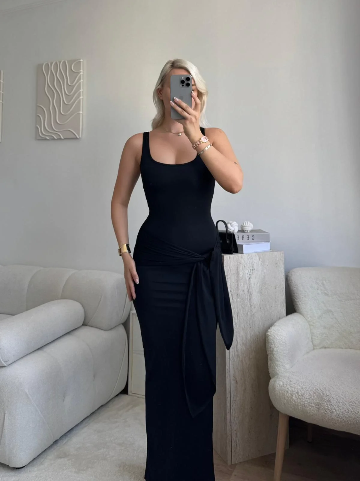 Kare Yaka Kuşaklı Elbise - SİYAH