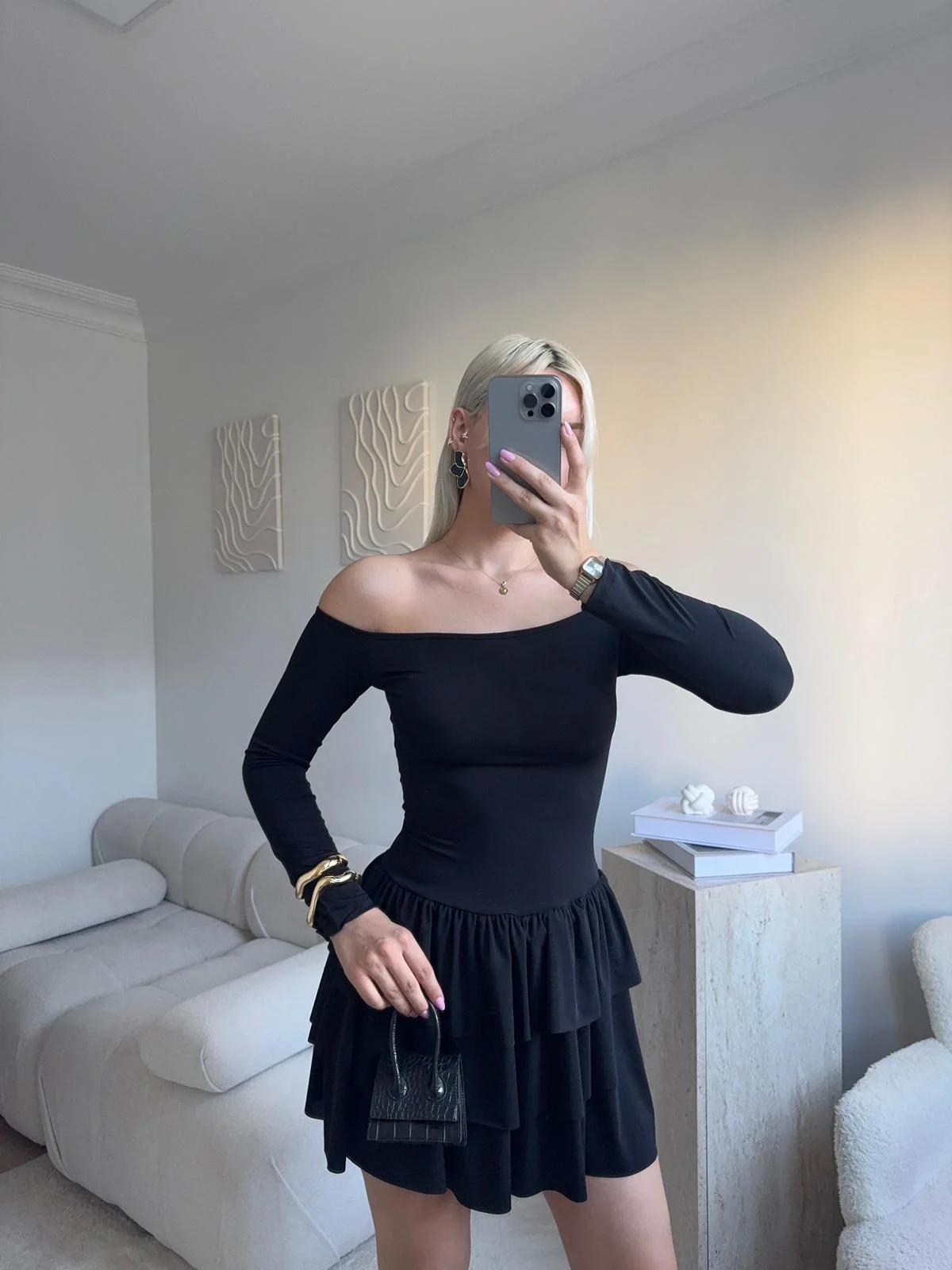 Kayık Yaka Fırfırlı Elbise